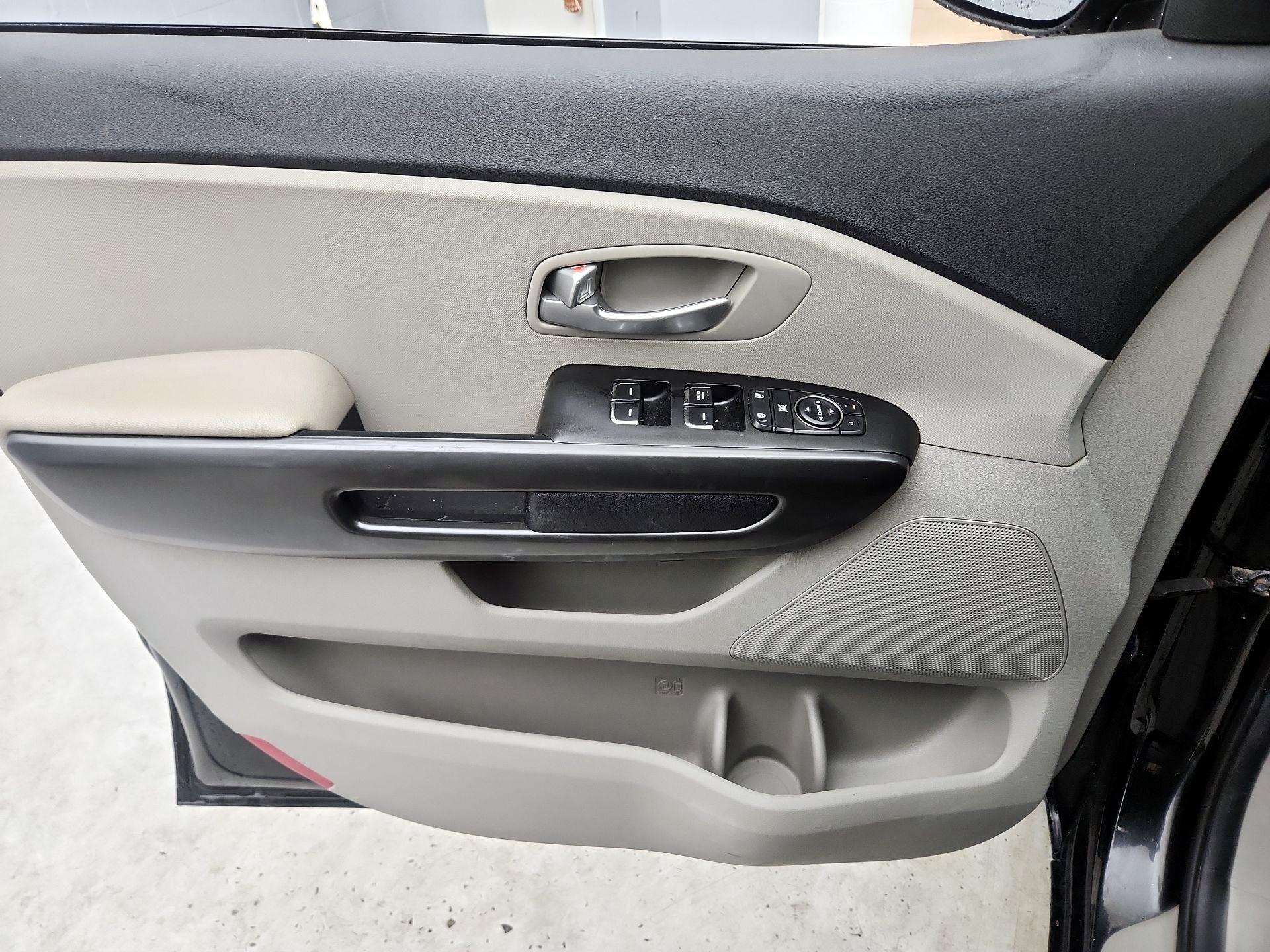 Thumbnail: 2020 Kia Sedona - 12