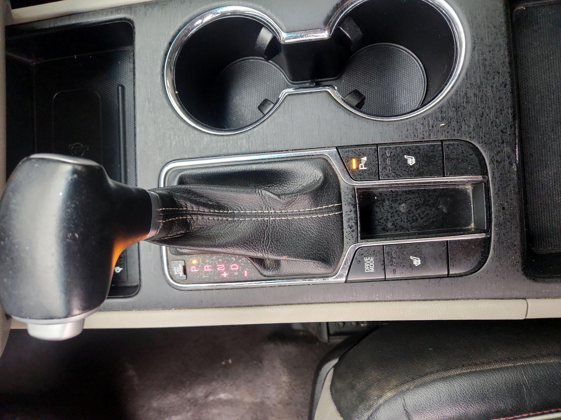 Thumbnail: 2020 Kia Sedona - 17