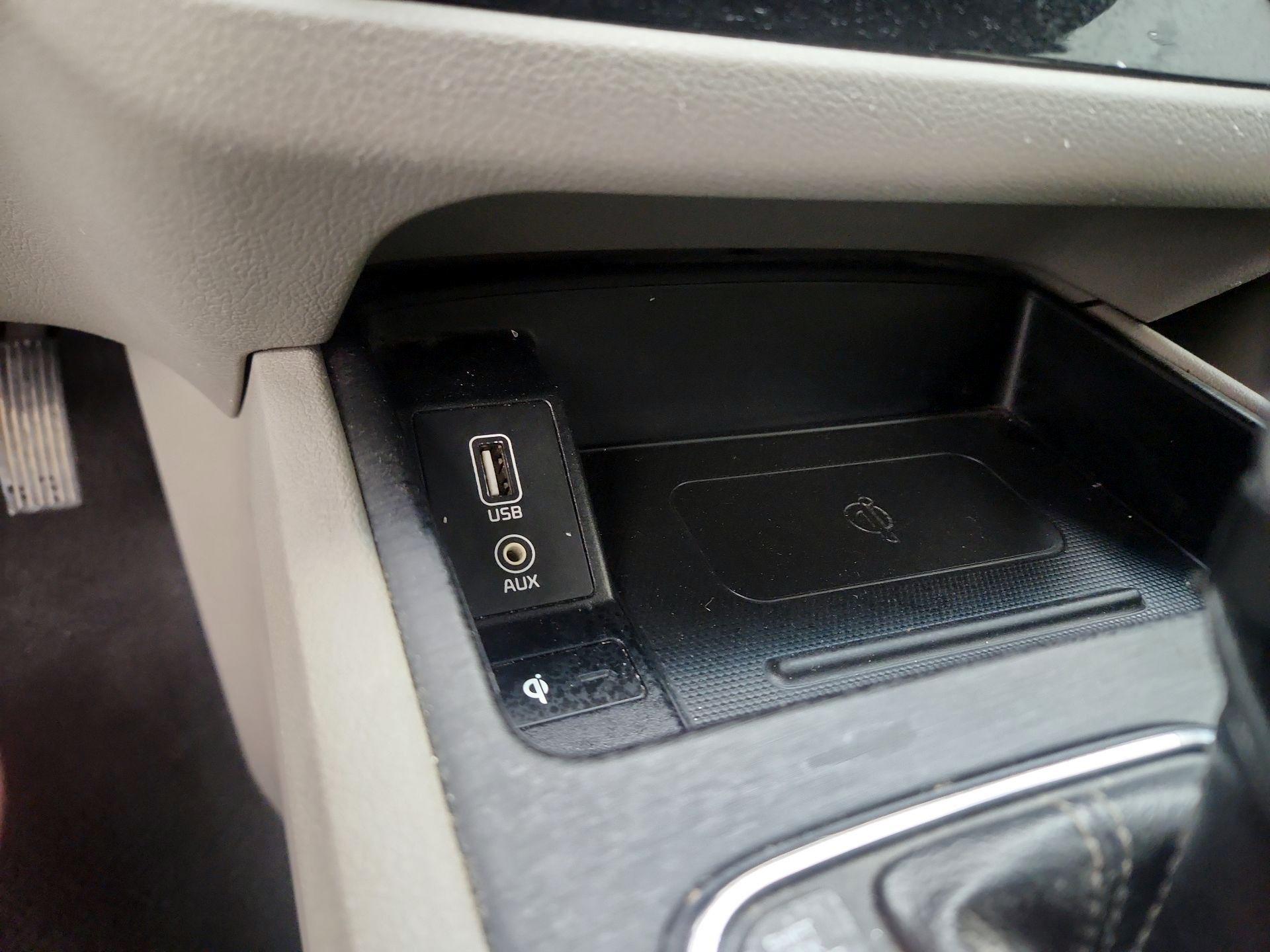 Thumbnail: 2020 Kia Sedona - 18