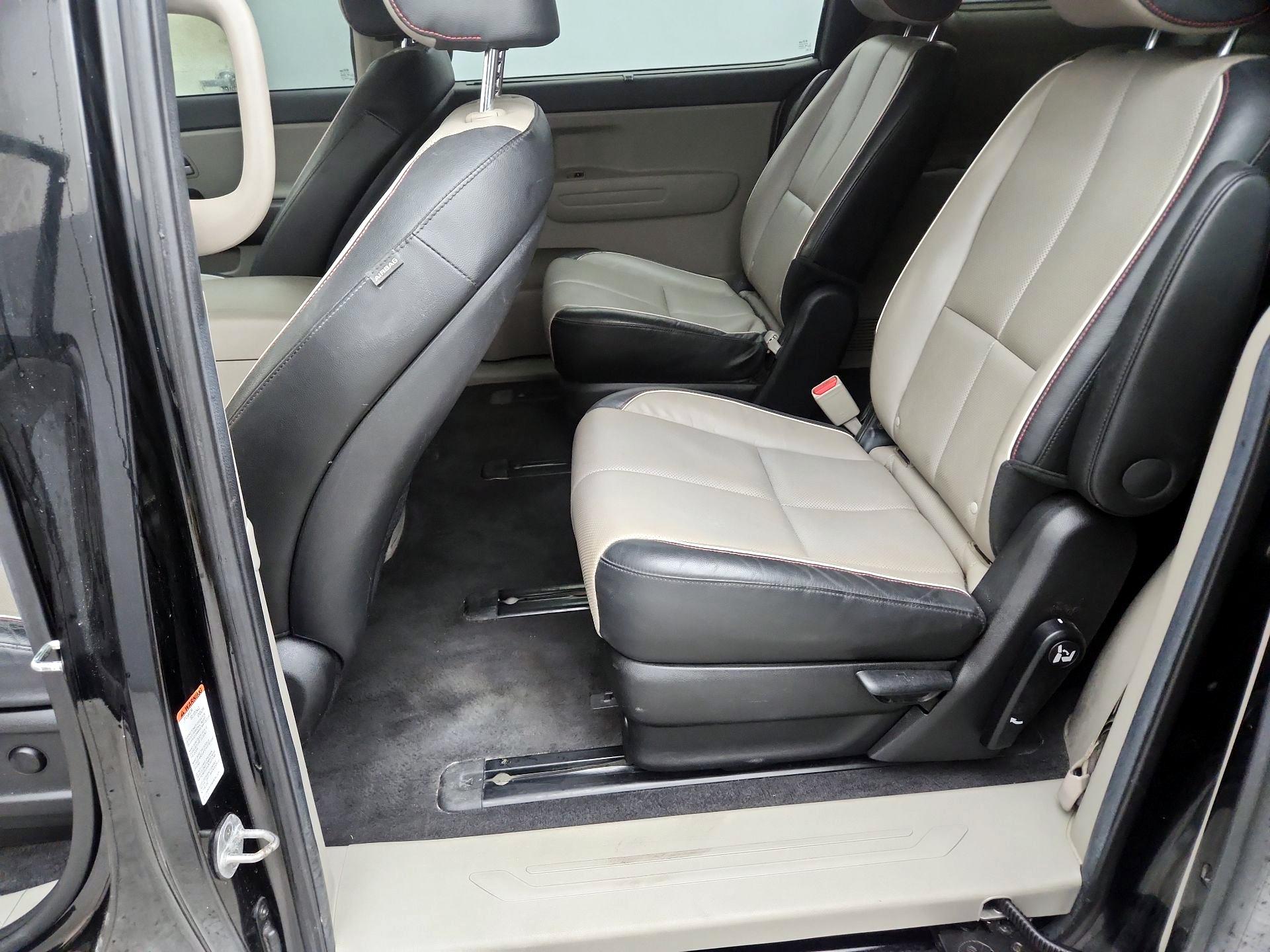 Thumbnail: 2020 Kia Sedona - 19