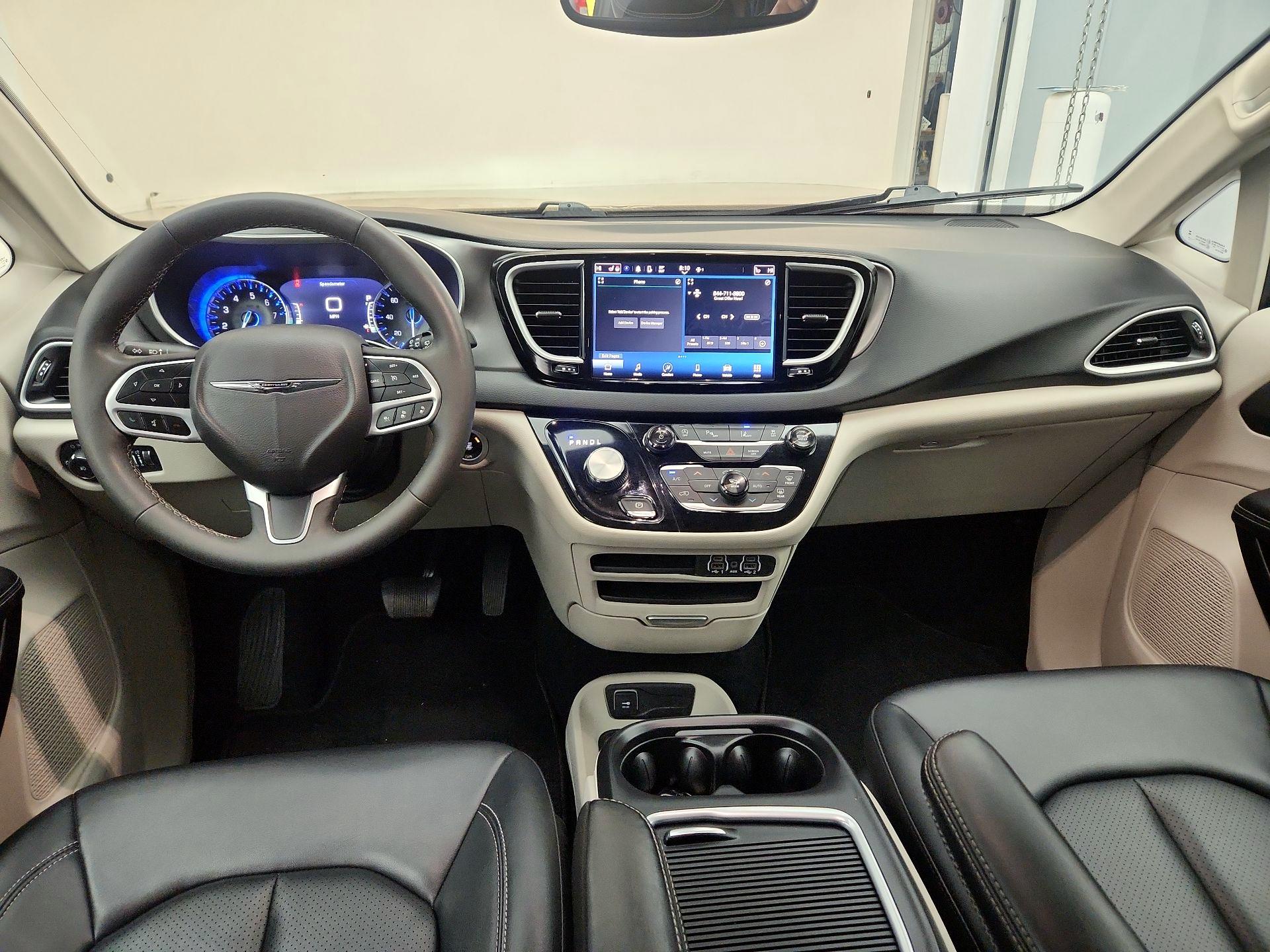 Thumbnail: 2024 Chrysler Pacifica - 9