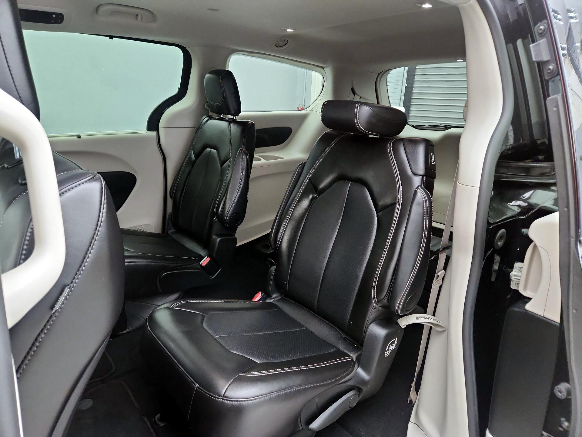 Thumbnail: 2024 Chrysler Pacifica - 19