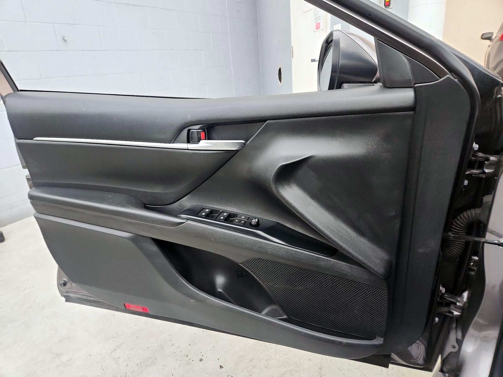 Thumbnail: 2020 Toyota Camry - 12