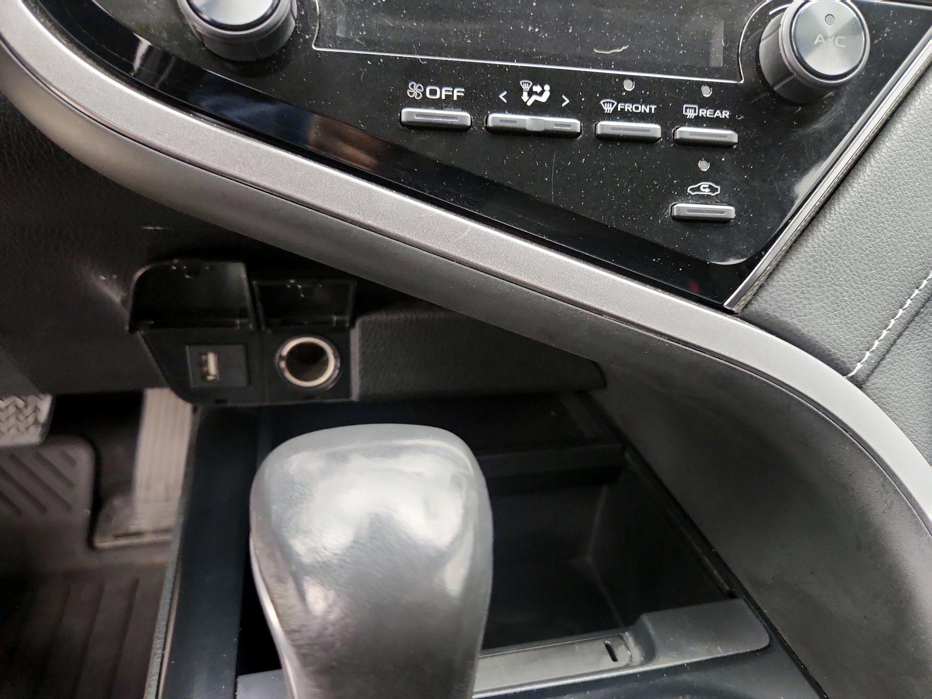 Thumbnail: 2020 Toyota Camry - 18