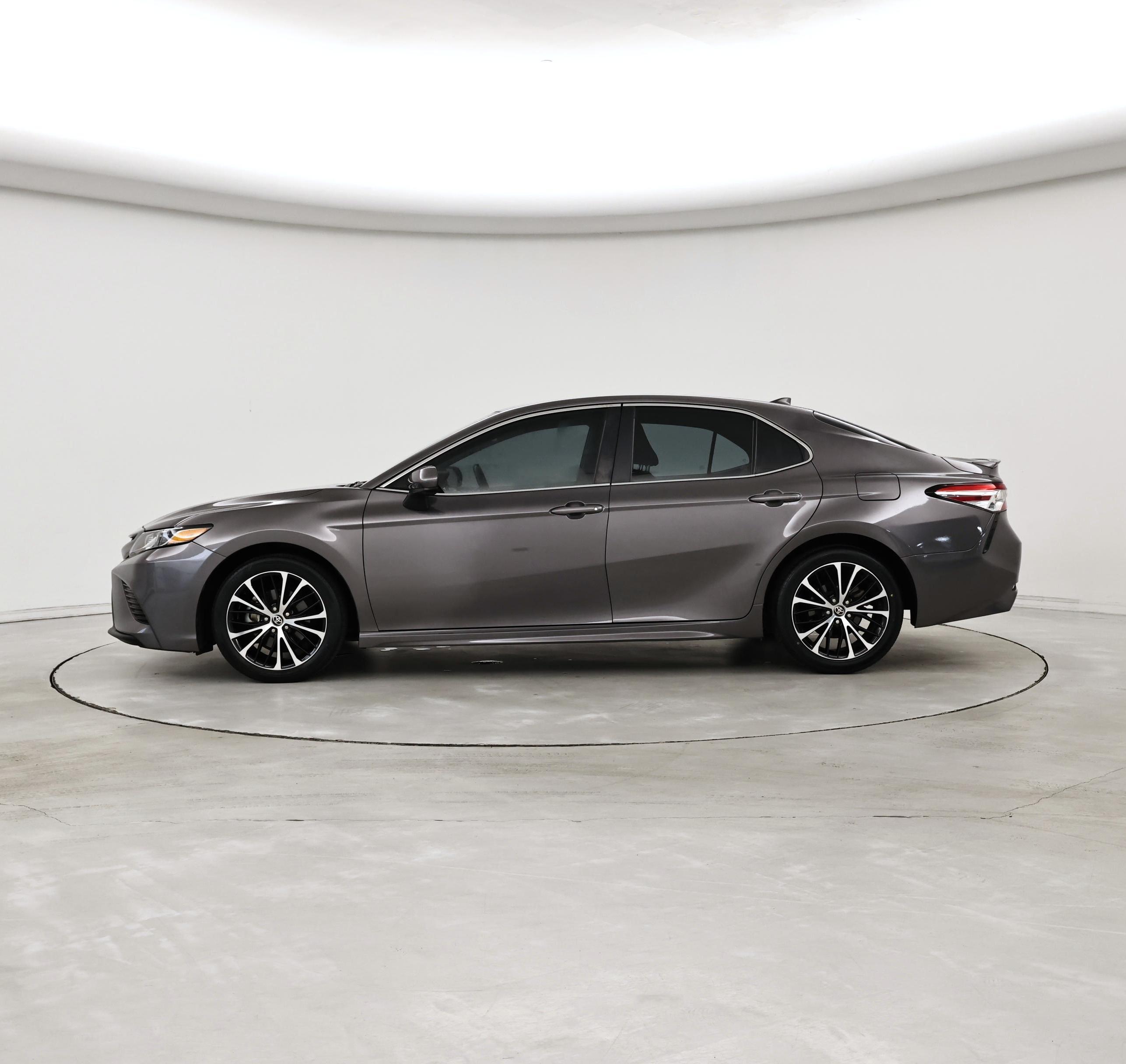 Thumbnail: 2020 Toyota Camry - 3