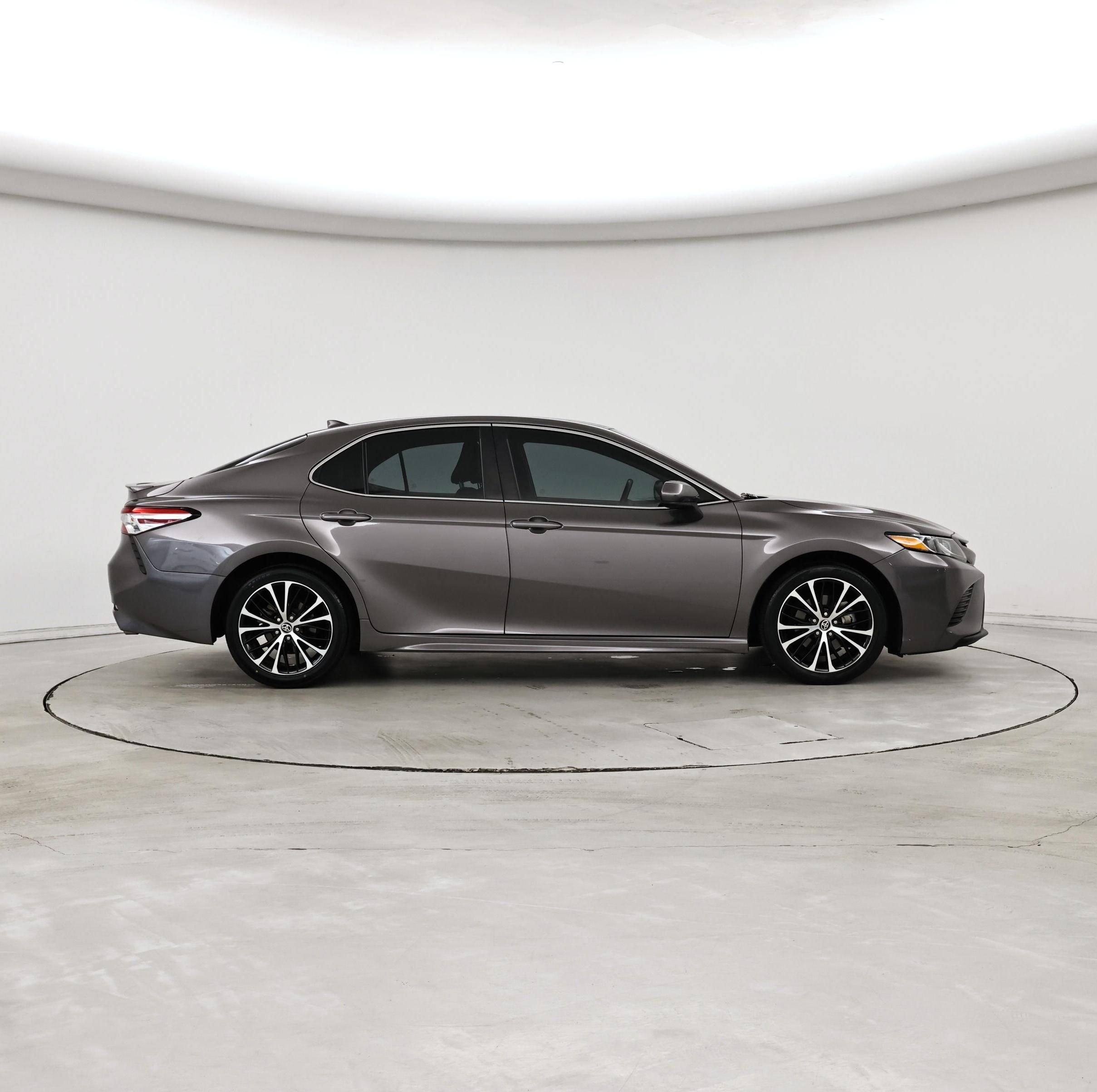 Thumbnail: 2020 Toyota Camry - 7