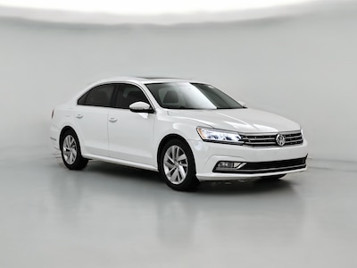 White 2018 Volkswagen Passat SE