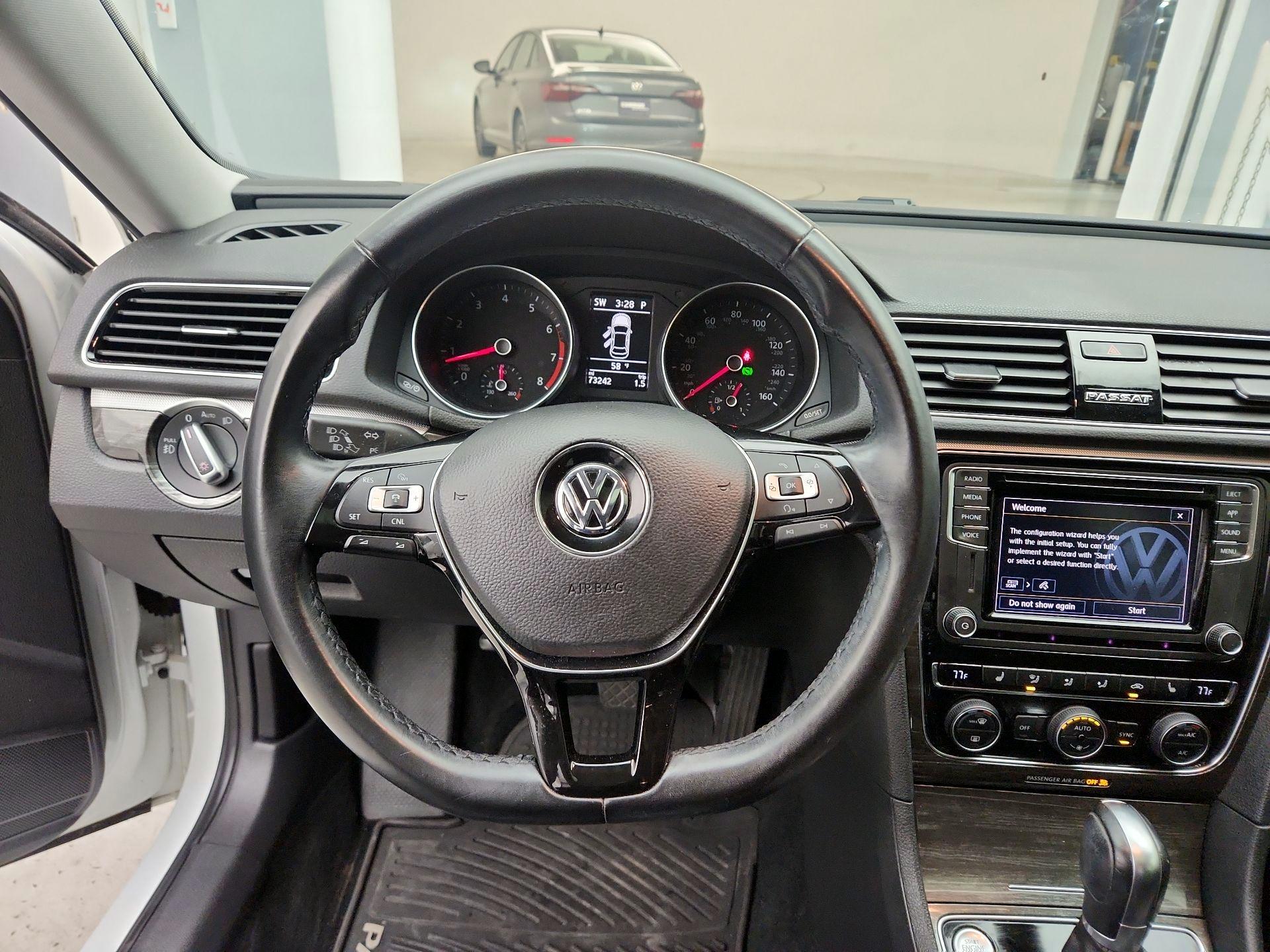 Thumbnail: 2018 Volkswagen Passat - 10