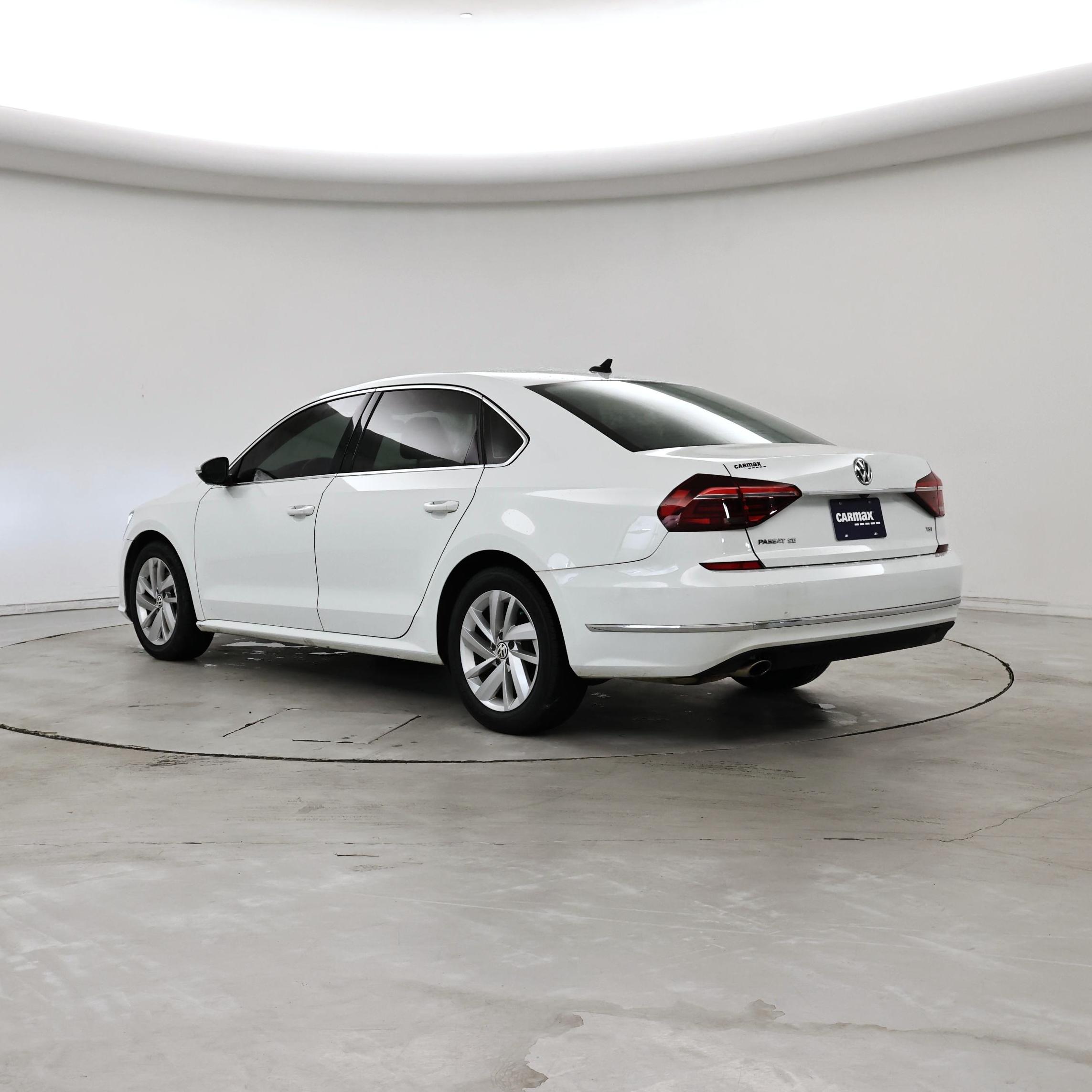 Thumbnail: 2018 Volkswagen Passat - 2