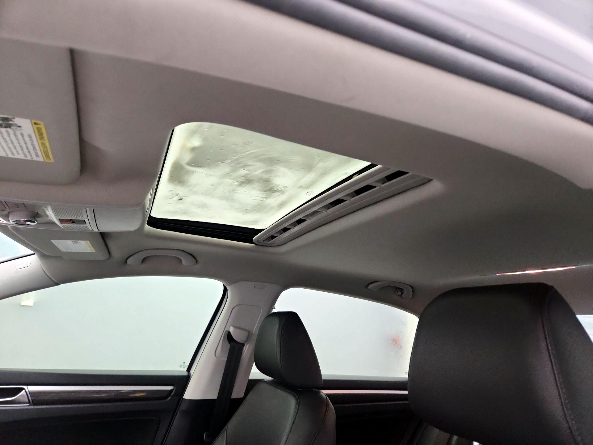 Thumbnail: 2018 Volkswagen Passat - 19
