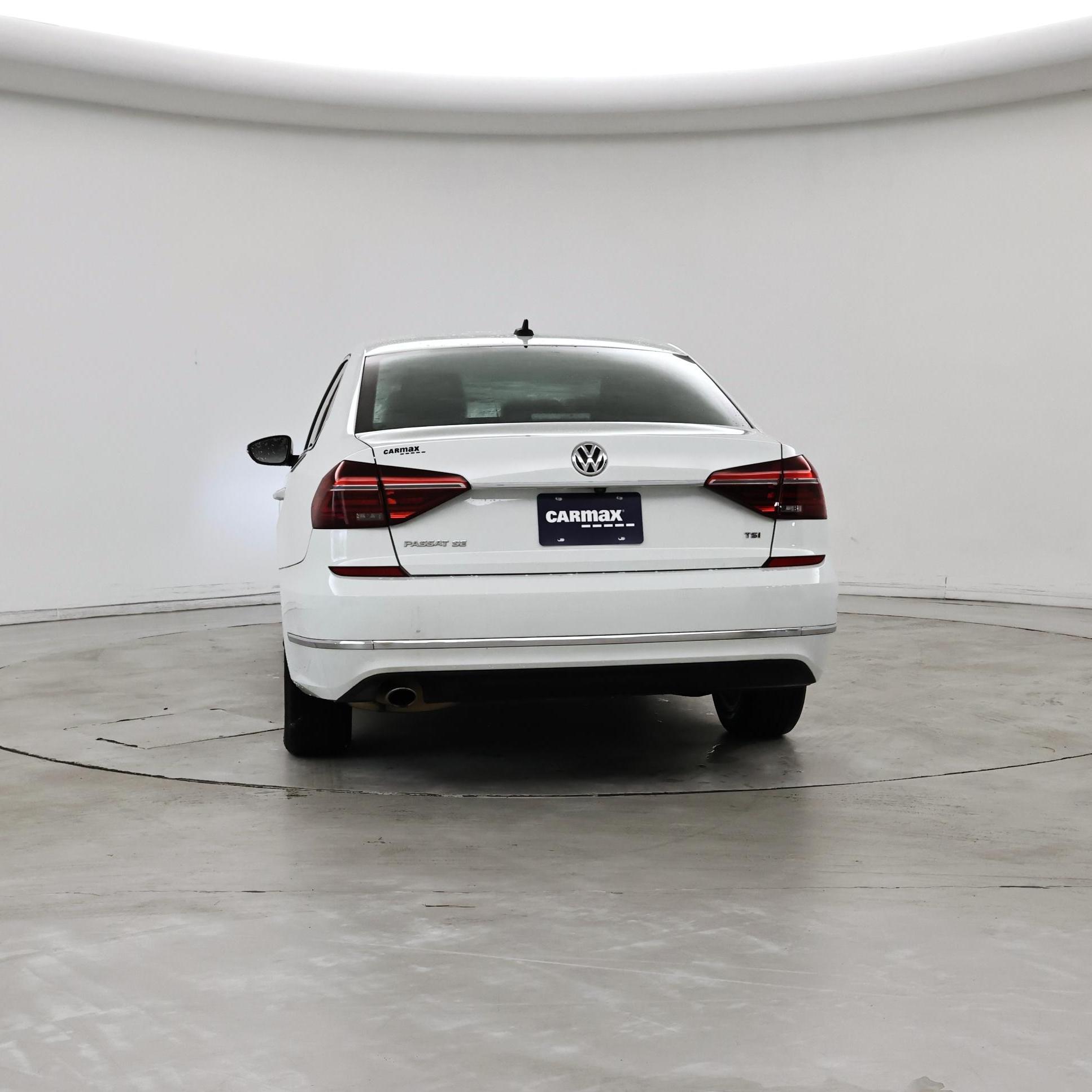 Thumbnail: 2018 Volkswagen Passat - 6