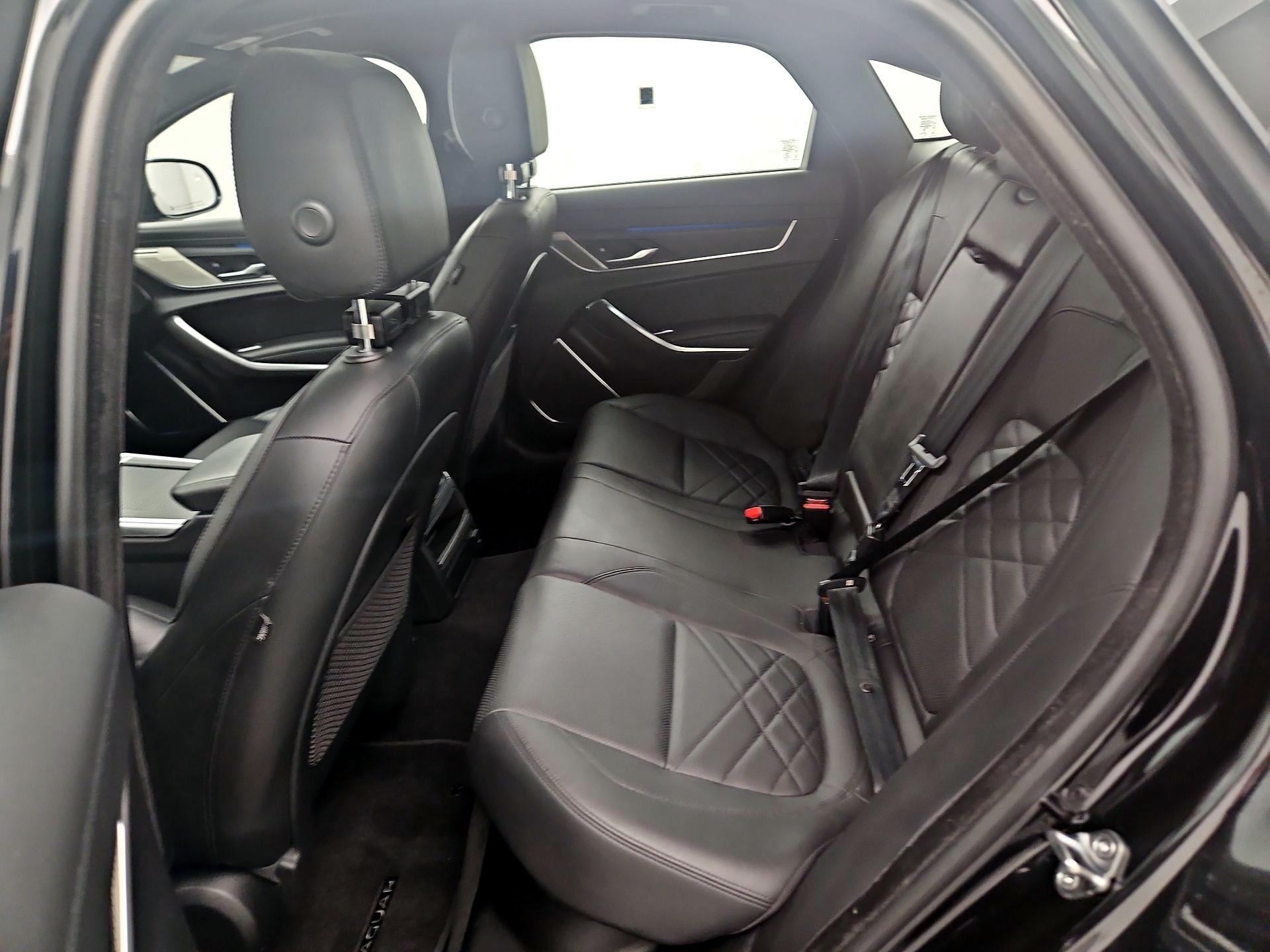 Thumbnail: 2022 Jaguar XF - 20