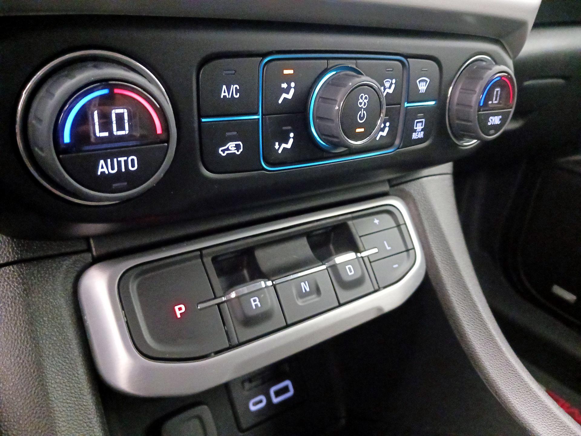 Thumbnail: 2023 GMC Acadia - 17