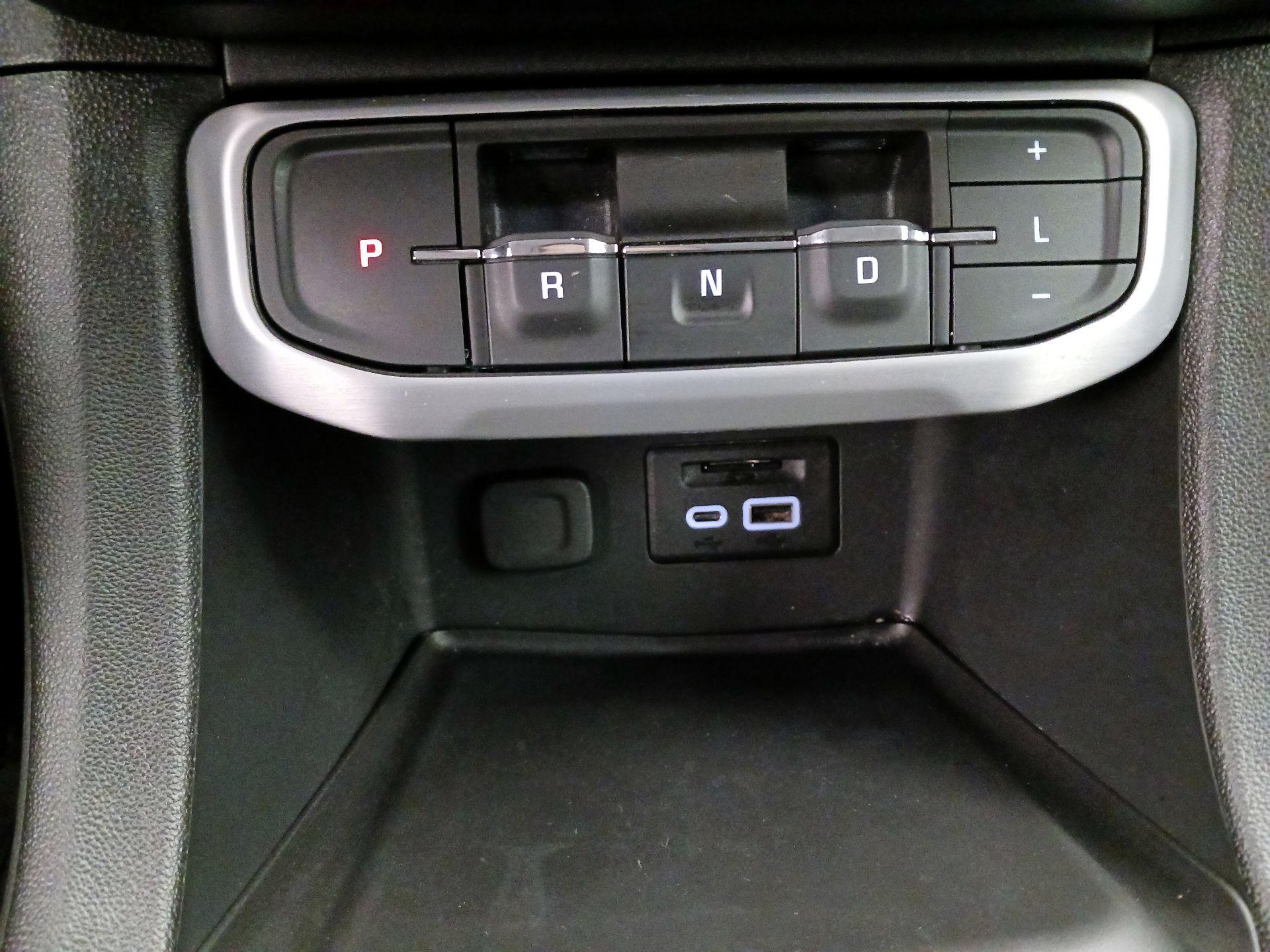 Thumbnail: 2023 GMC Acadia - 18