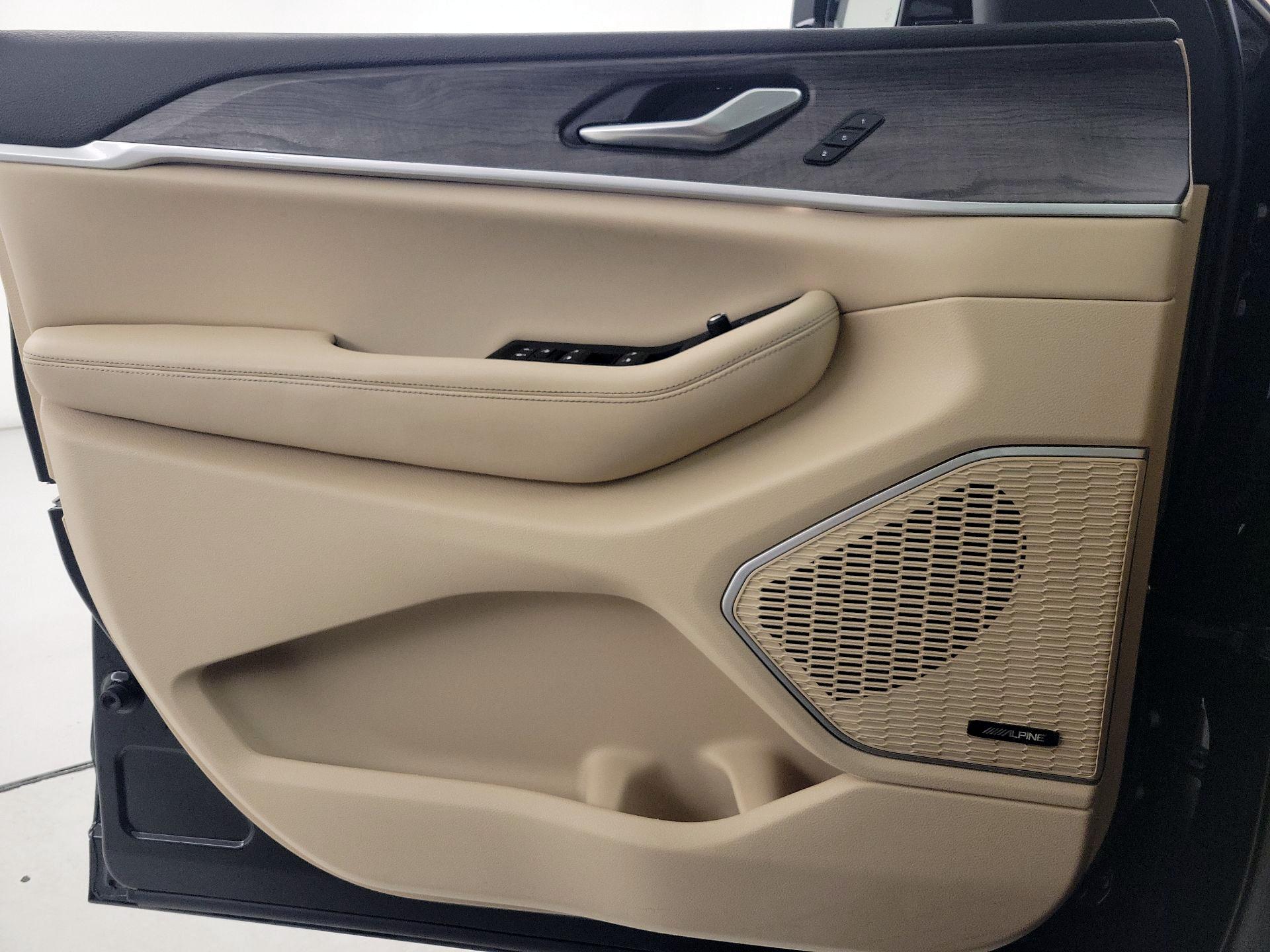 Thumbnail: 2022 Jeep Grand Cherokee - 12