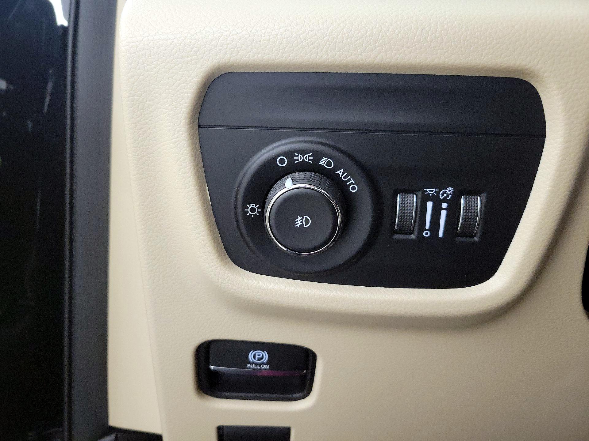 Thumbnail: 2022 Jeep Grand Cherokee - 13