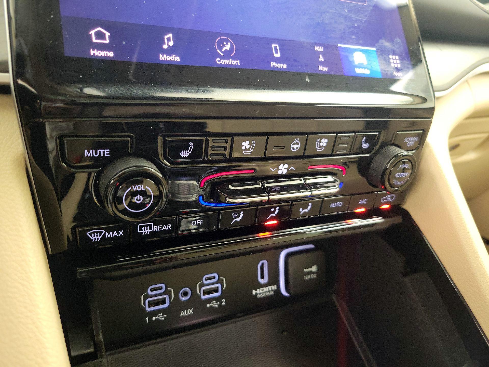 Thumbnail: 2022 Jeep Grand Cherokee - 17