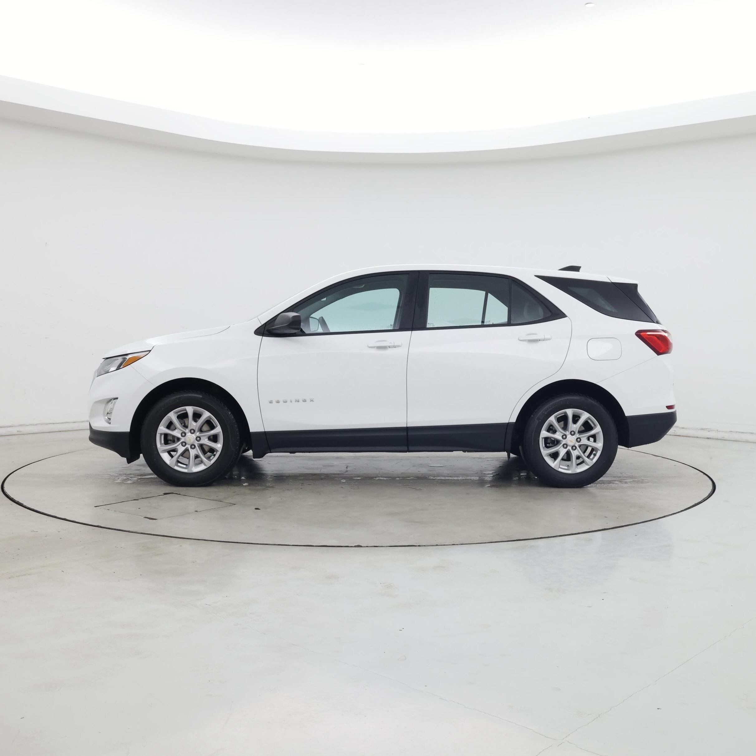 Thumbnail: 2021 Chevrolet Equinox - 3