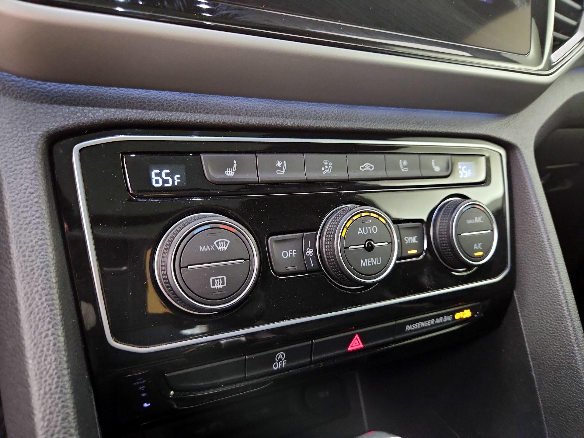 Thumbnail: 2021 Volkswagen Atlas - 16