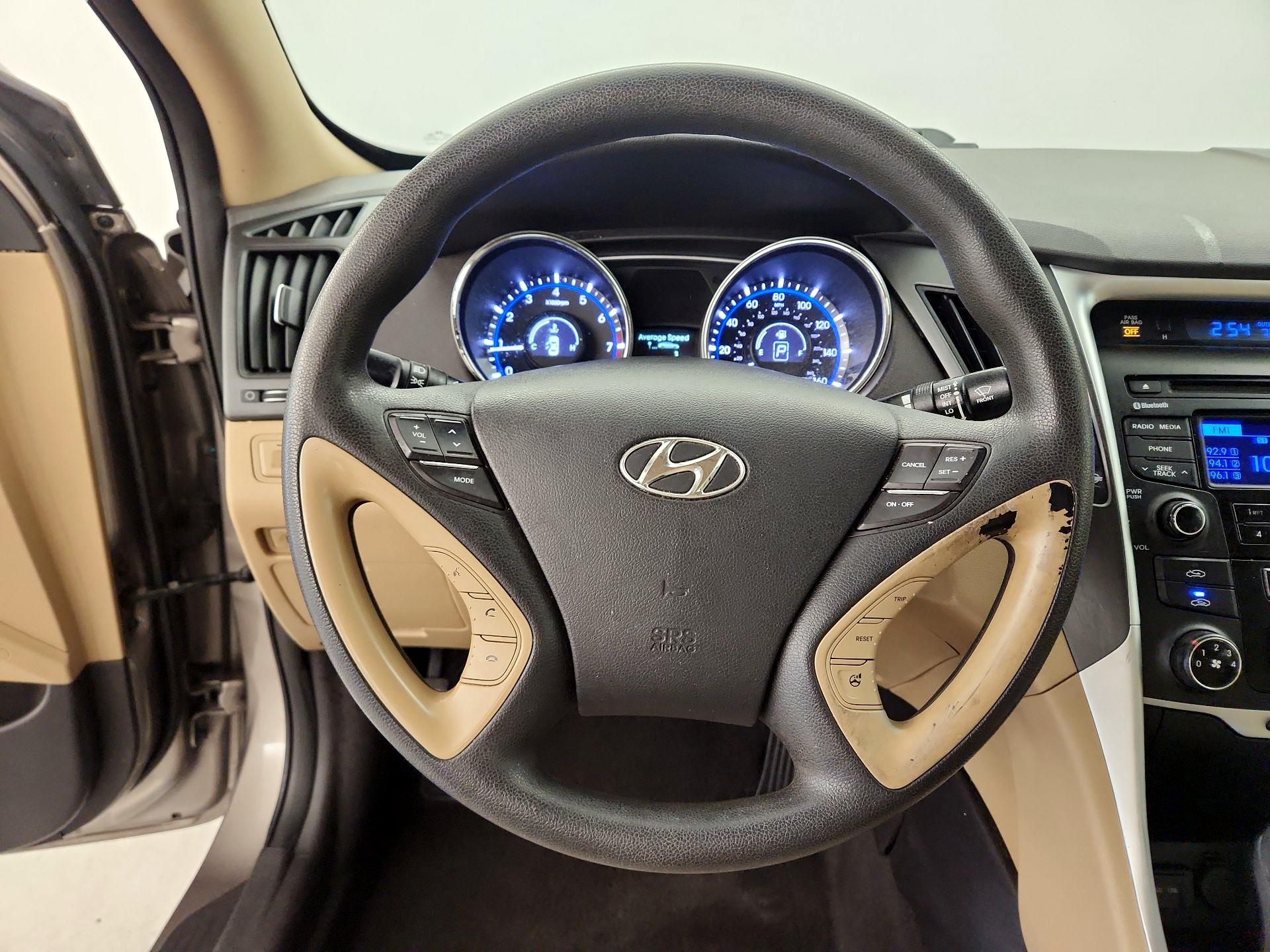 Thumbnail: 2014 Hyundai Sonata - 10