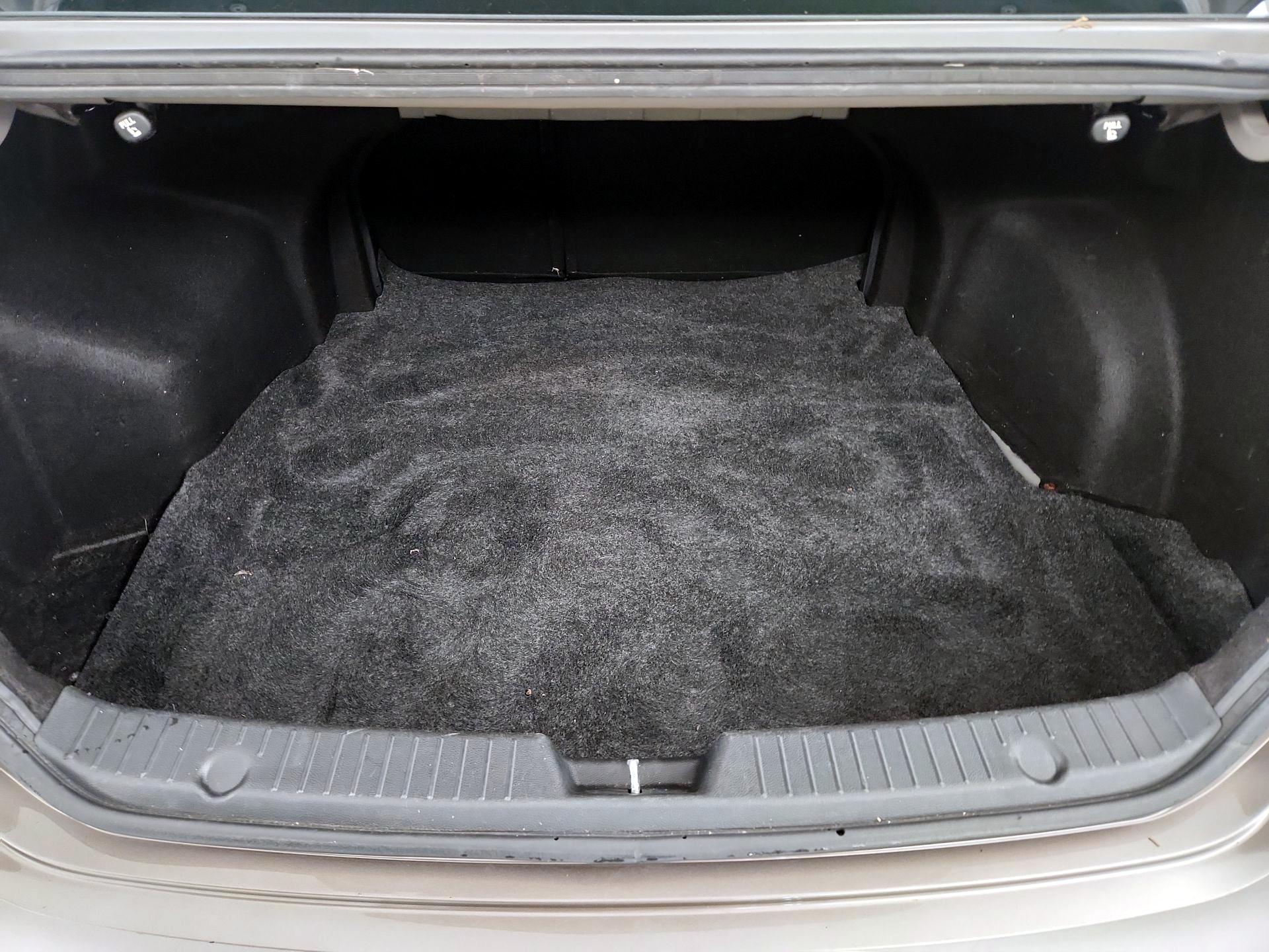 Thumbnail: 2014 Hyundai Sonata - 19