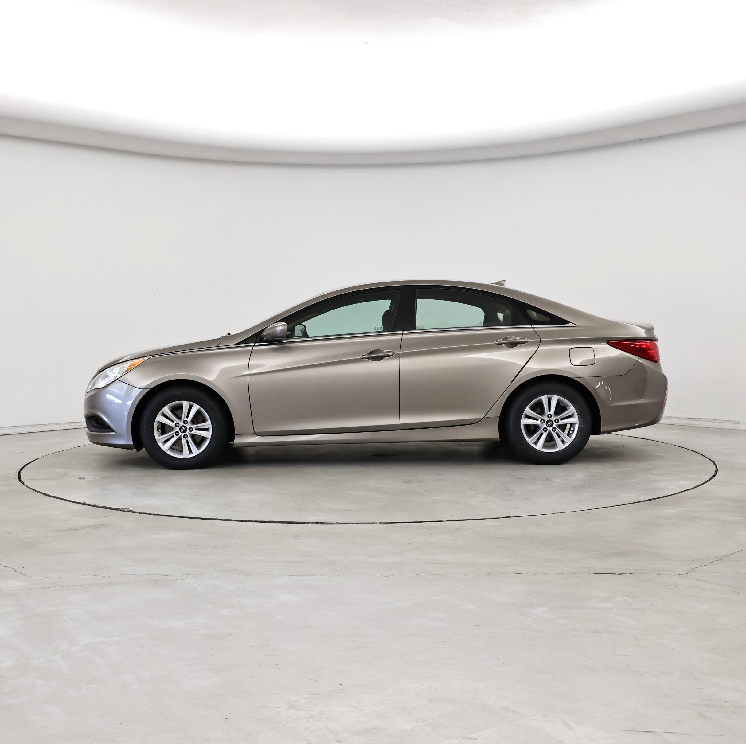 Thumbnail: 2014 Hyundai Sonata - 3