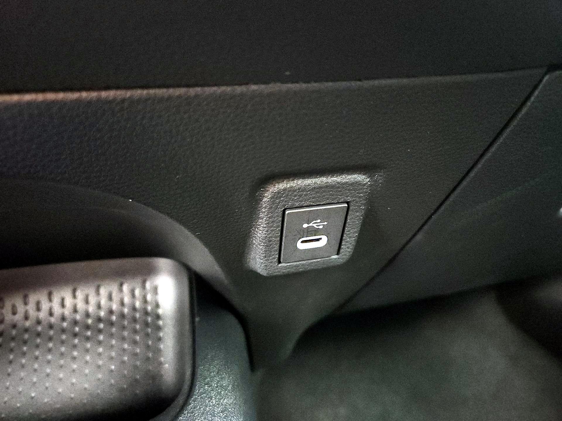 Thumbnail: 2023 Toyota Corolla - 18