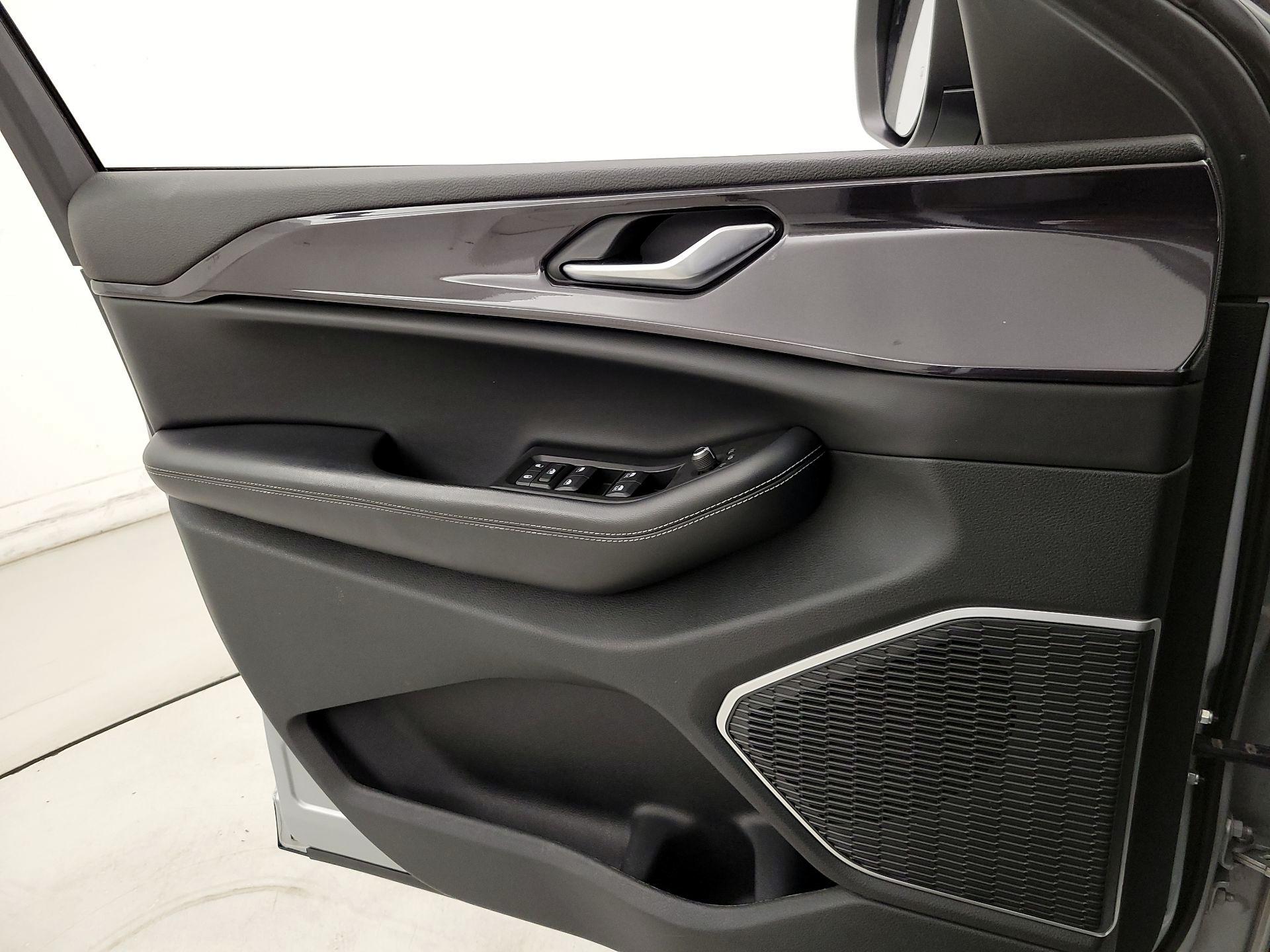 Thumbnail: 2021 Jeep Grand Cherokee L - 12