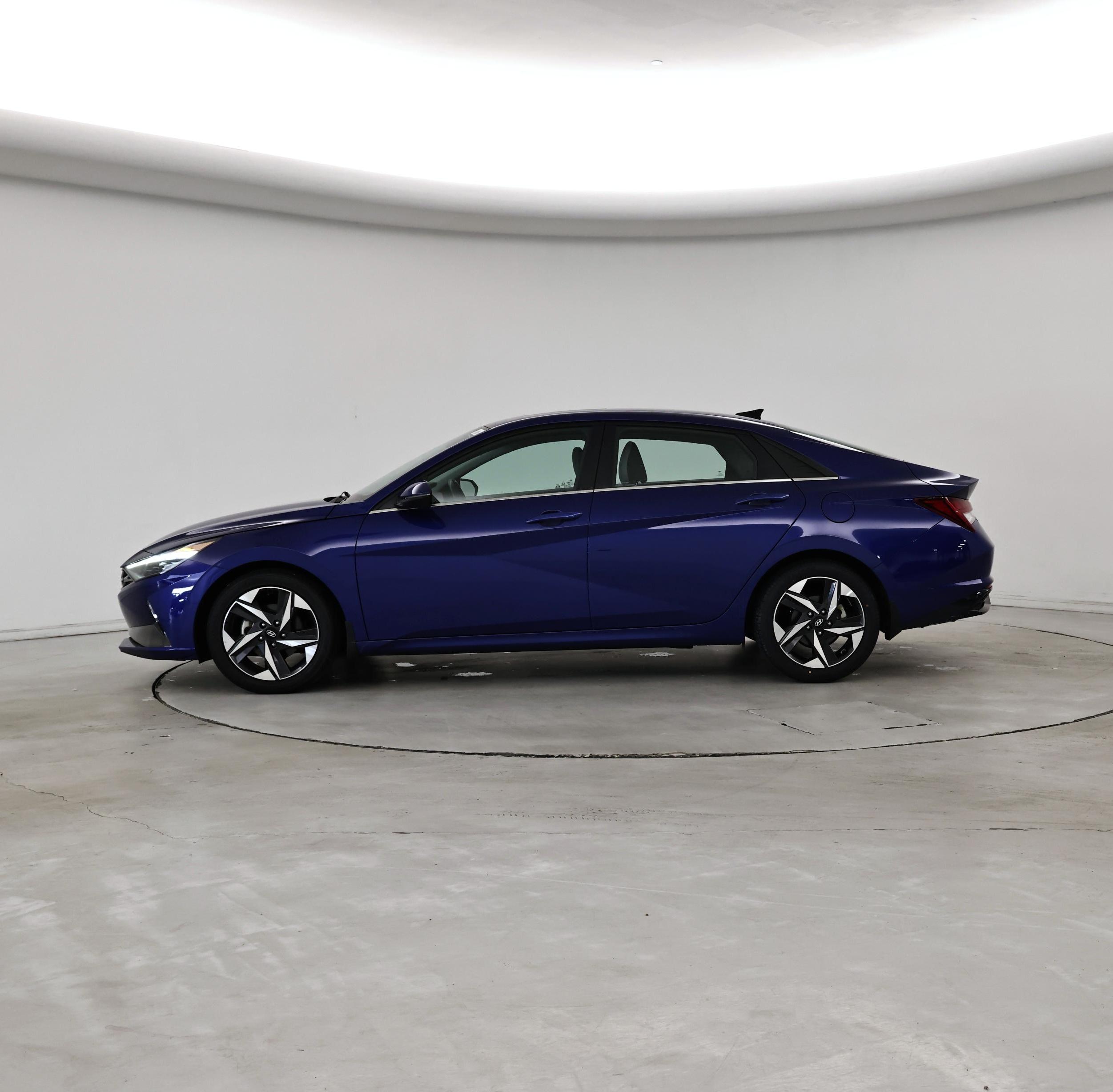 Thumbnail: 2023 Hyundai Elantra - 3