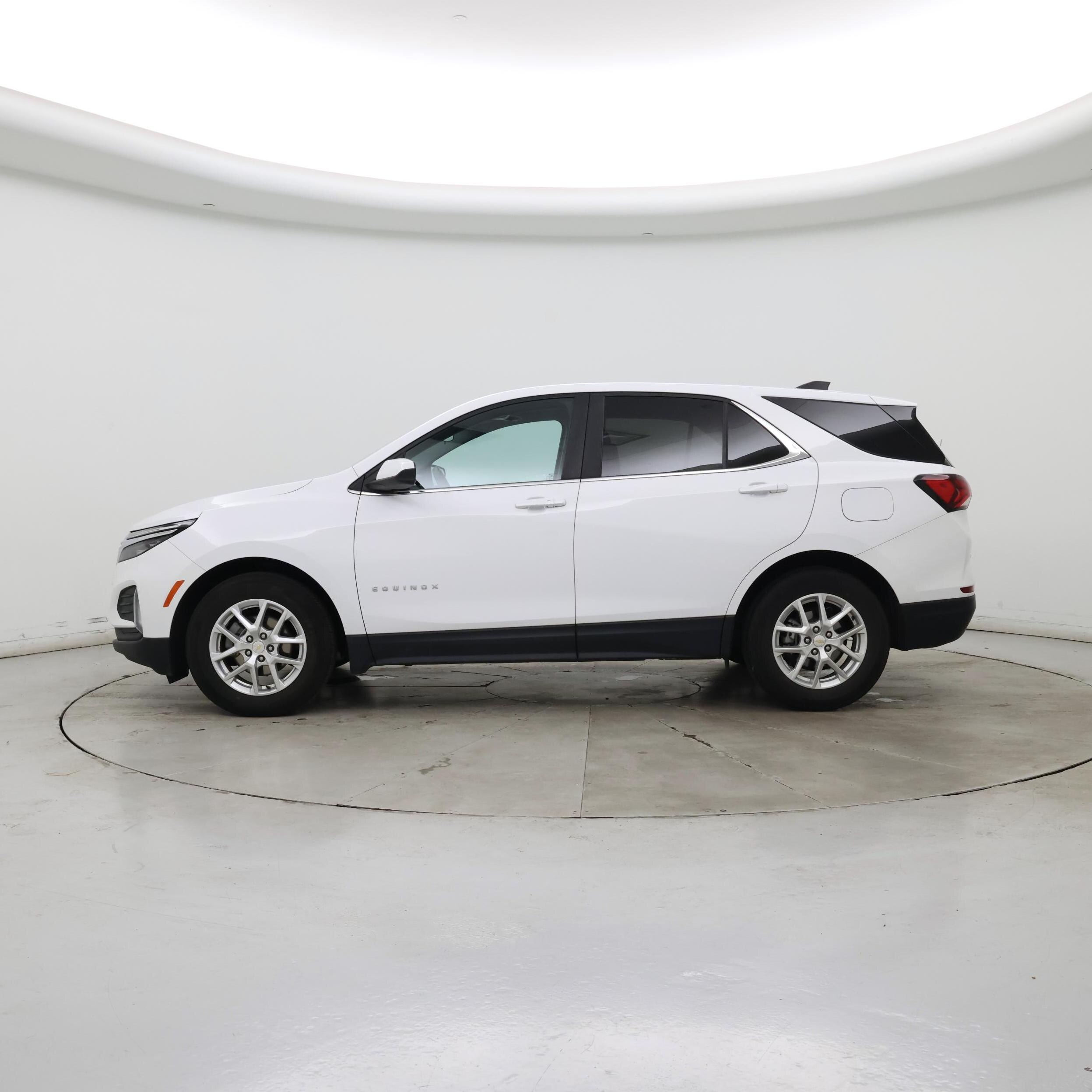 Thumbnail: 2022 Chevrolet Equinox - 3