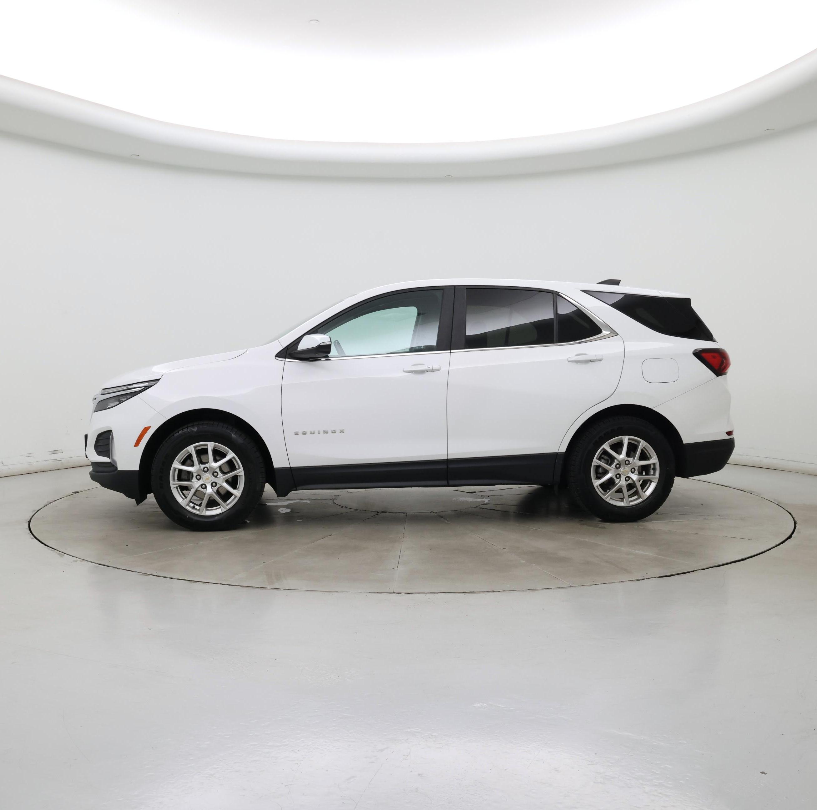 Thumbnail: 2022 Chevrolet Equinox - 3