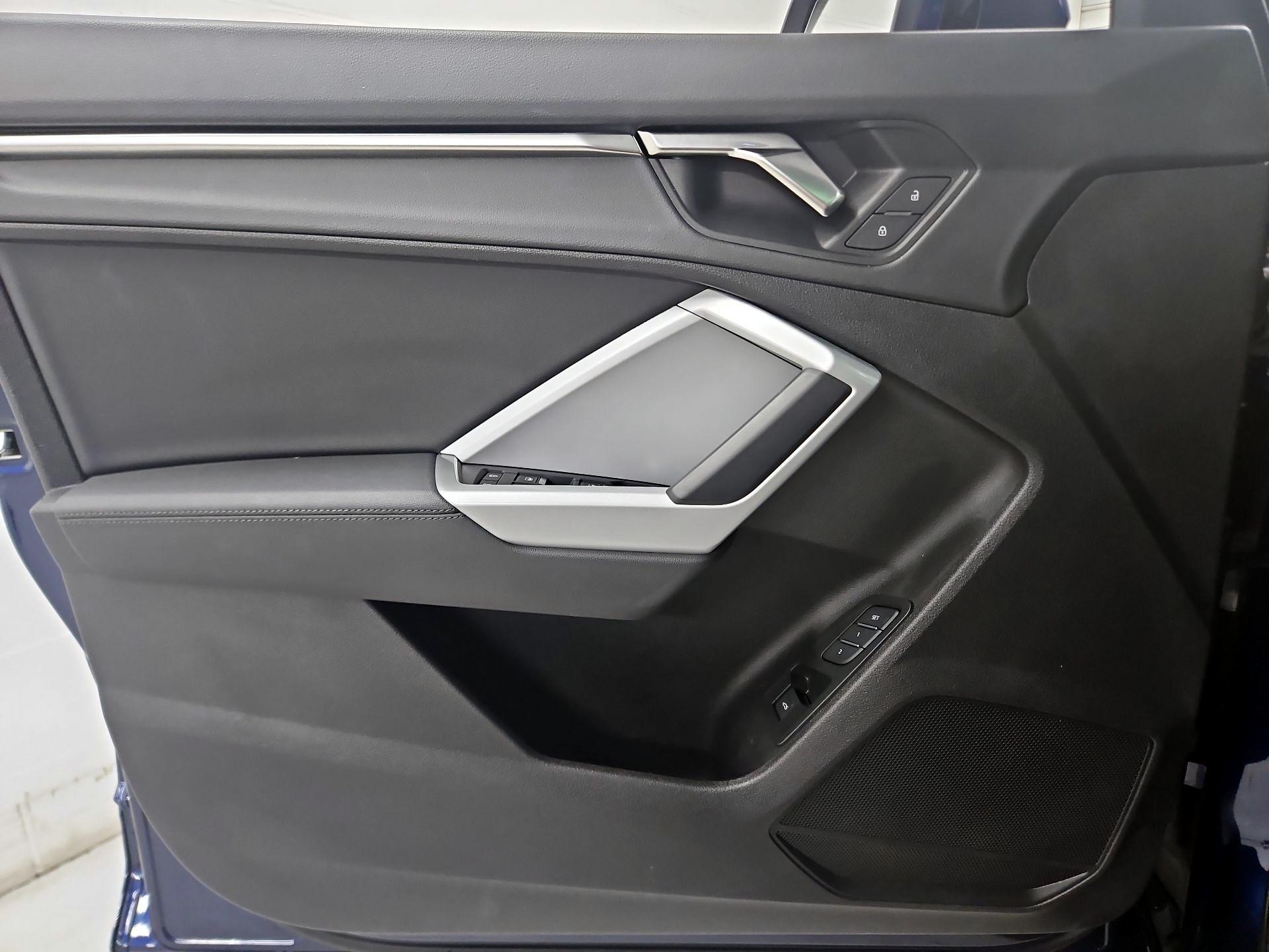 Thumbnail: 2022 Audi Q3 - 12