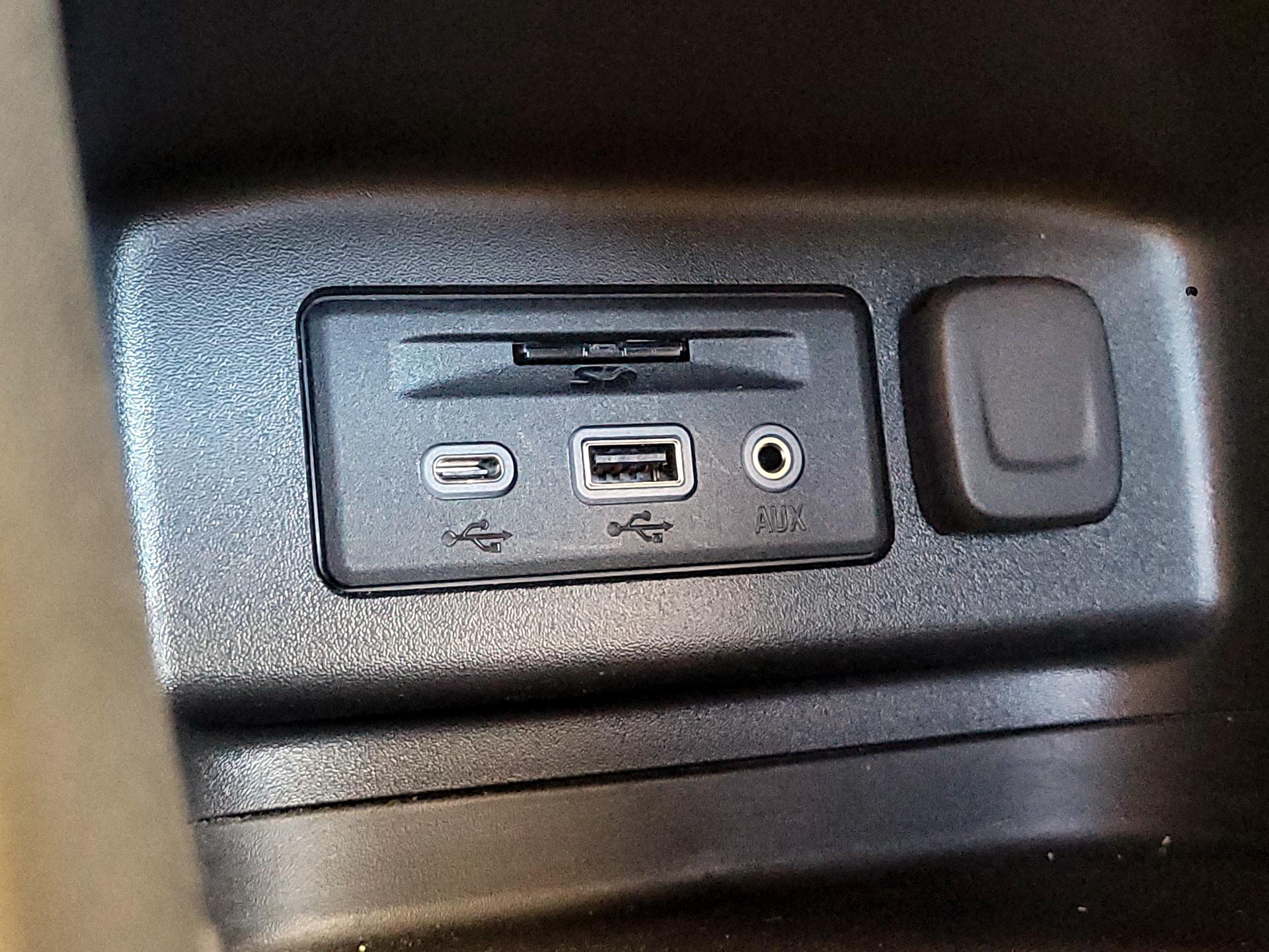 Thumbnail: 2022 Chevrolet Equinox - 19