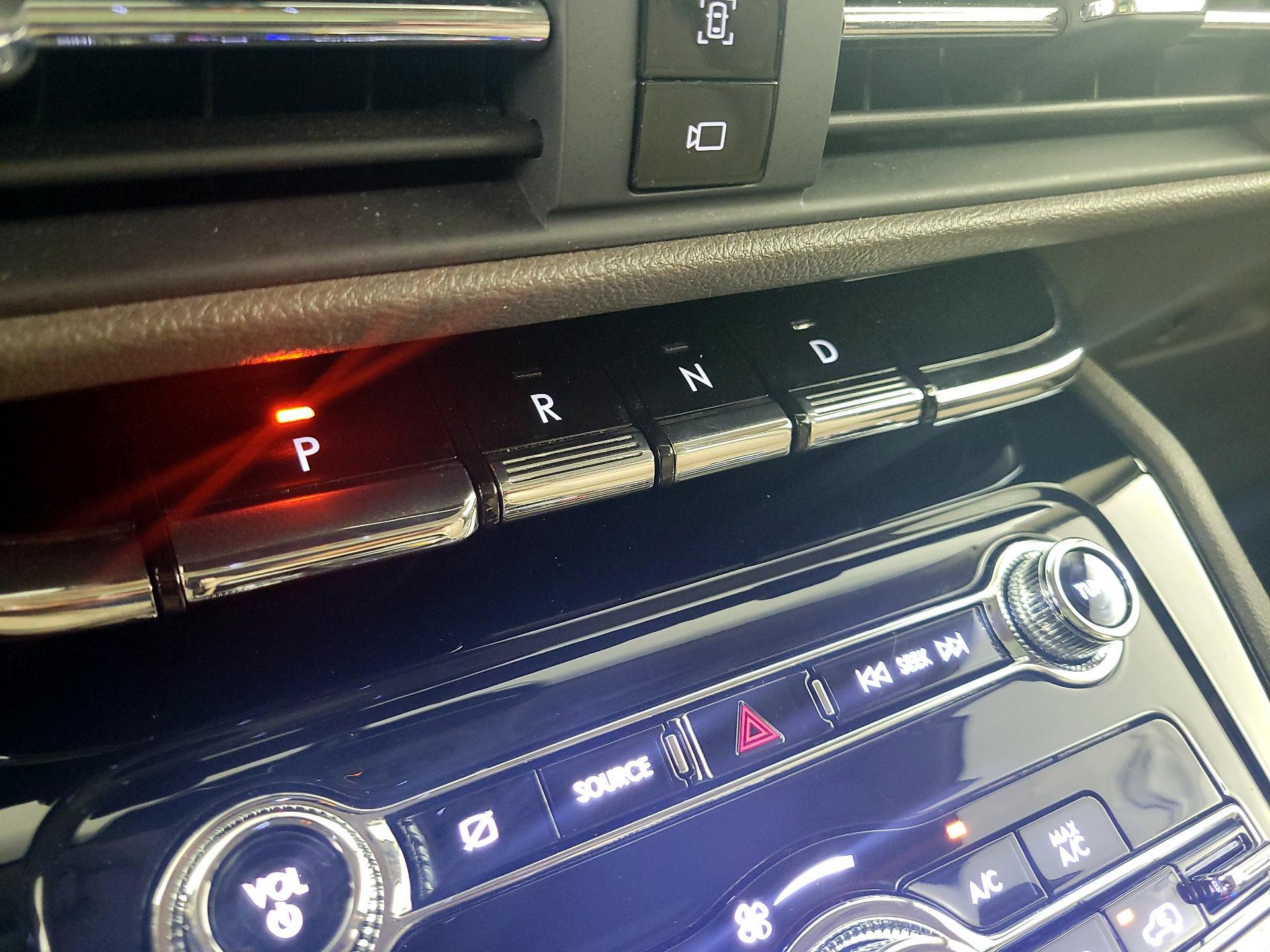 Thumbnail: 2021 Lincoln Corsair - 18