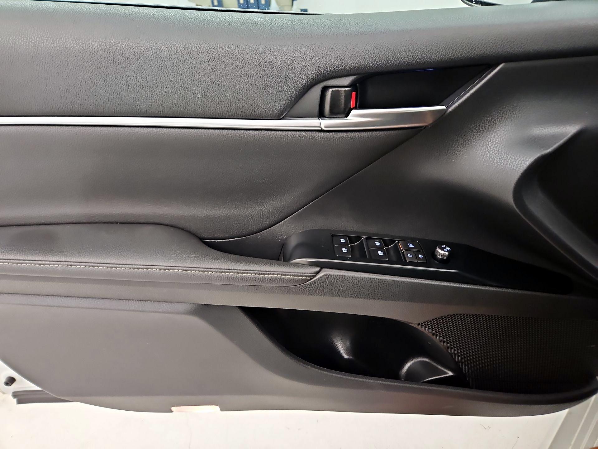 Thumbnail: 2020 Toyota Camry - 12