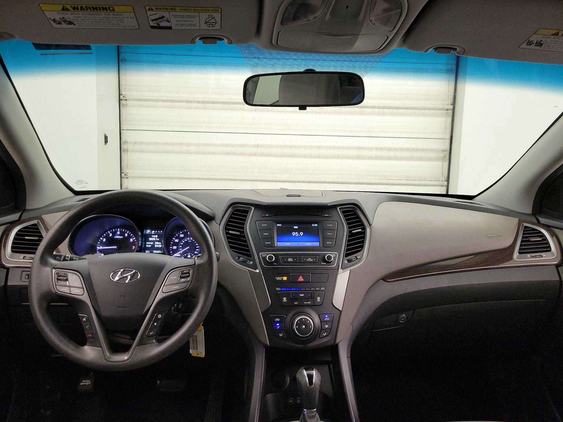 Thumbnail: 2017 Hyundai Santa Fe - 9