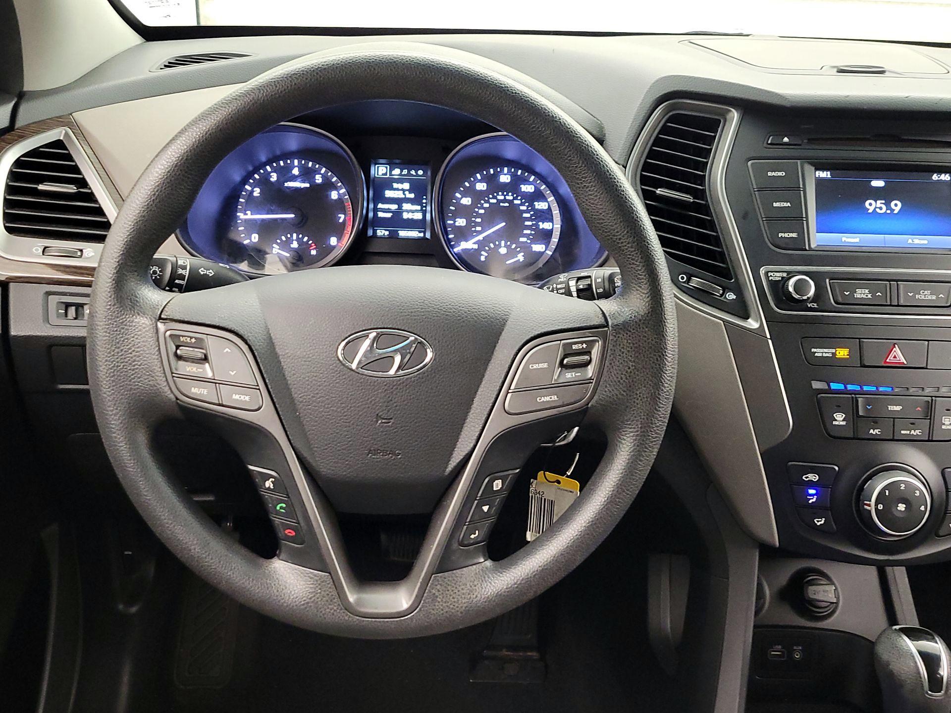 Thumbnail: 2017 Hyundai Santa Fe - 10