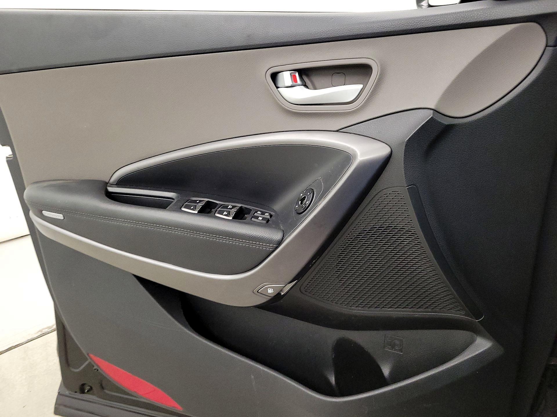 Thumbnail: 2017 Hyundai Santa Fe - 12