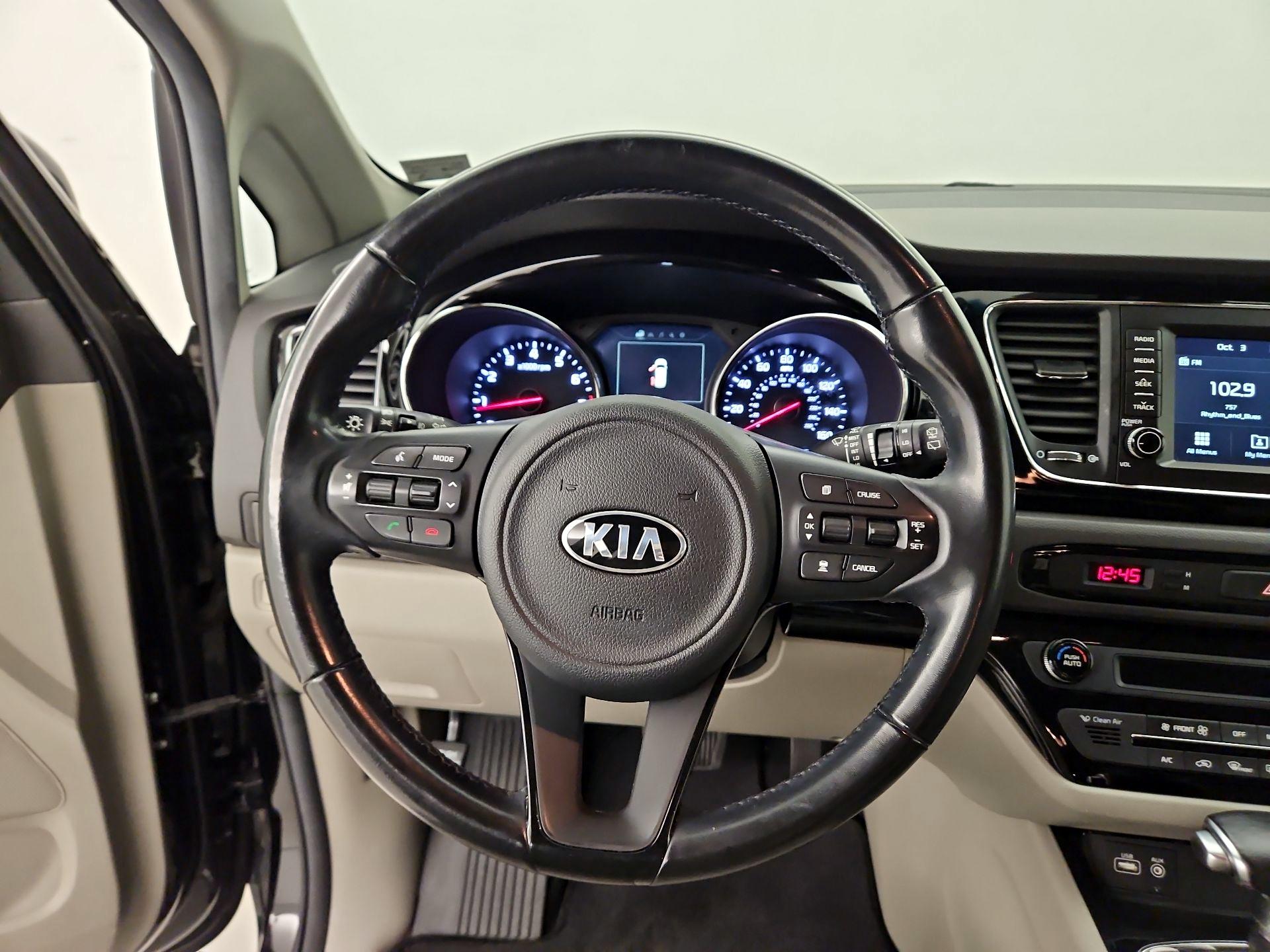 Thumbnail: 2017 Kia Sedona - 10