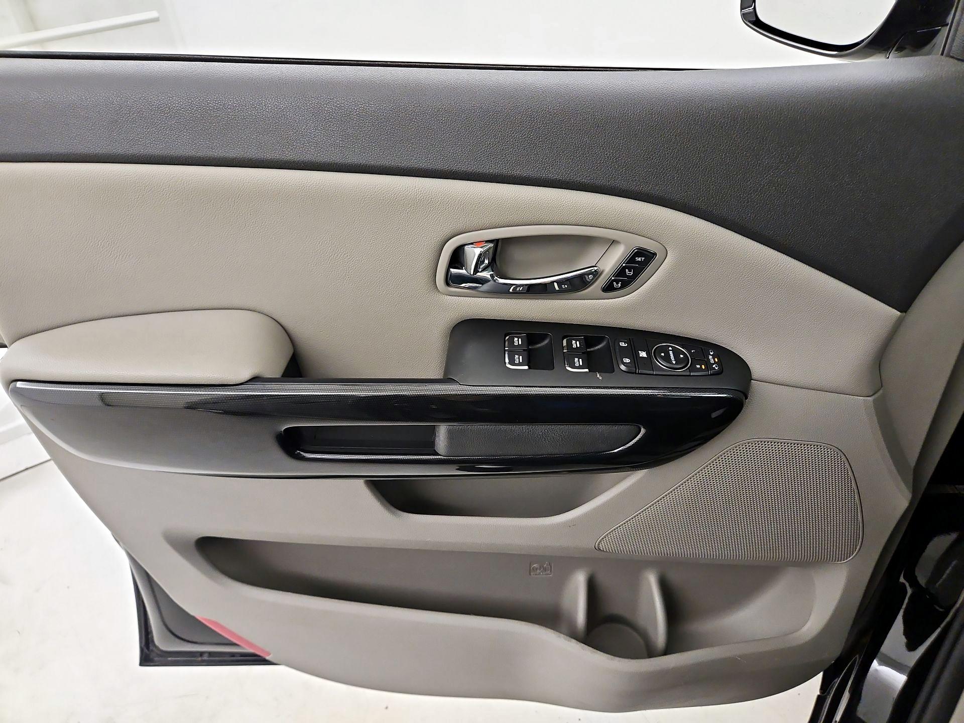 Thumbnail: 2017 Kia Sedona - 12