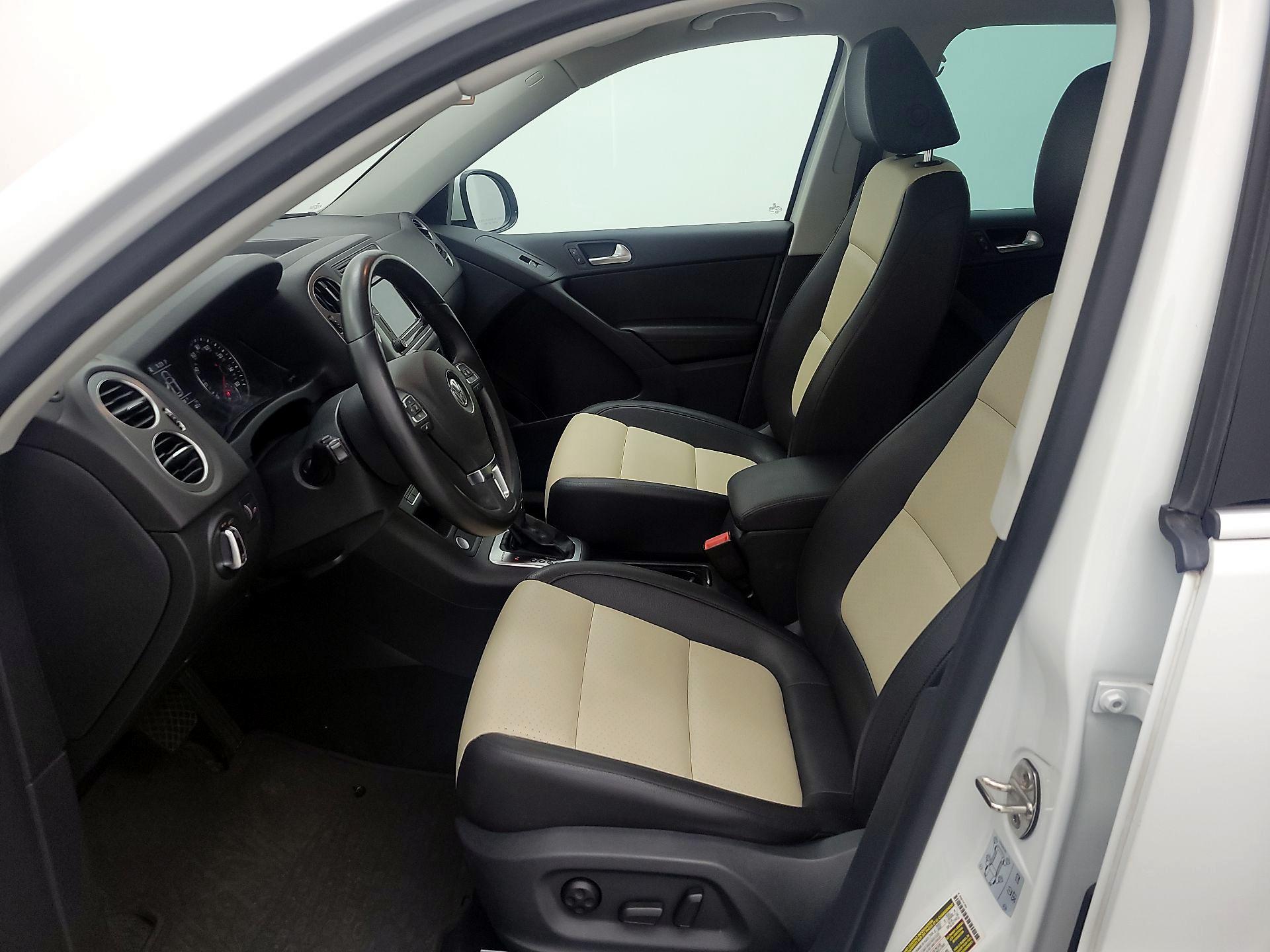 Thumbnail: 2017 Volkswagen Tiguan - 11