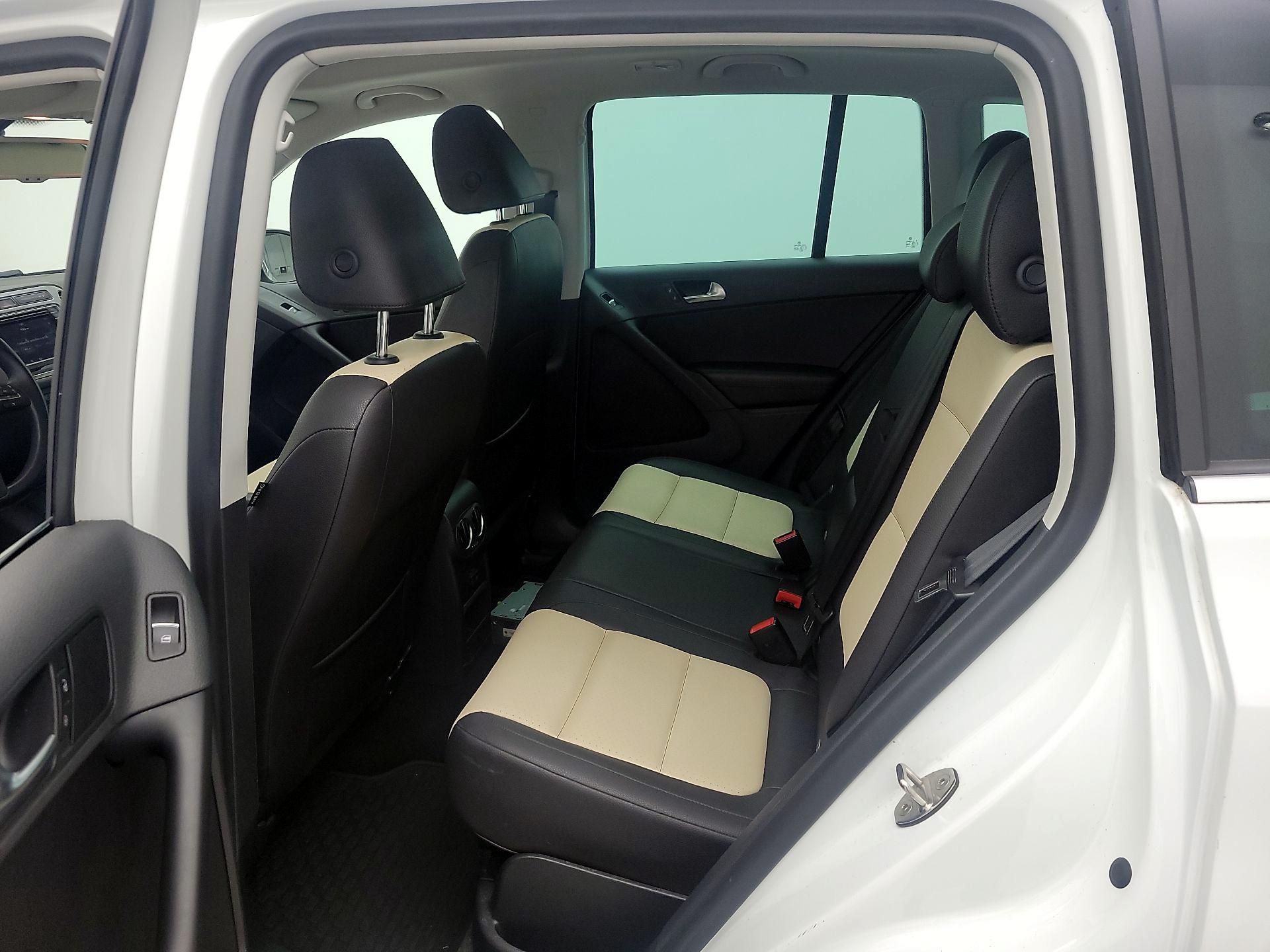 Thumbnail: 2017 Volkswagen Tiguan - 20