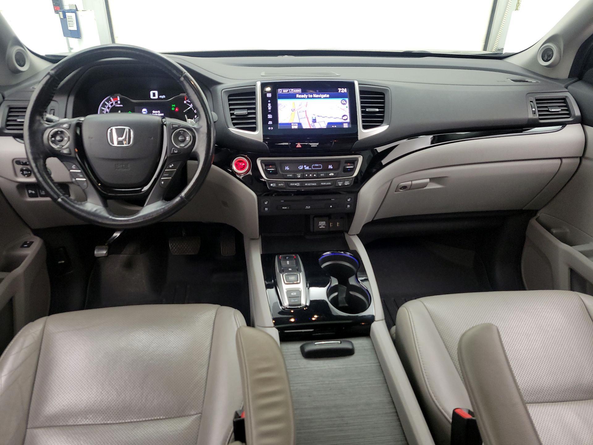 Thumbnail: 2016 Honda Pilot - 9