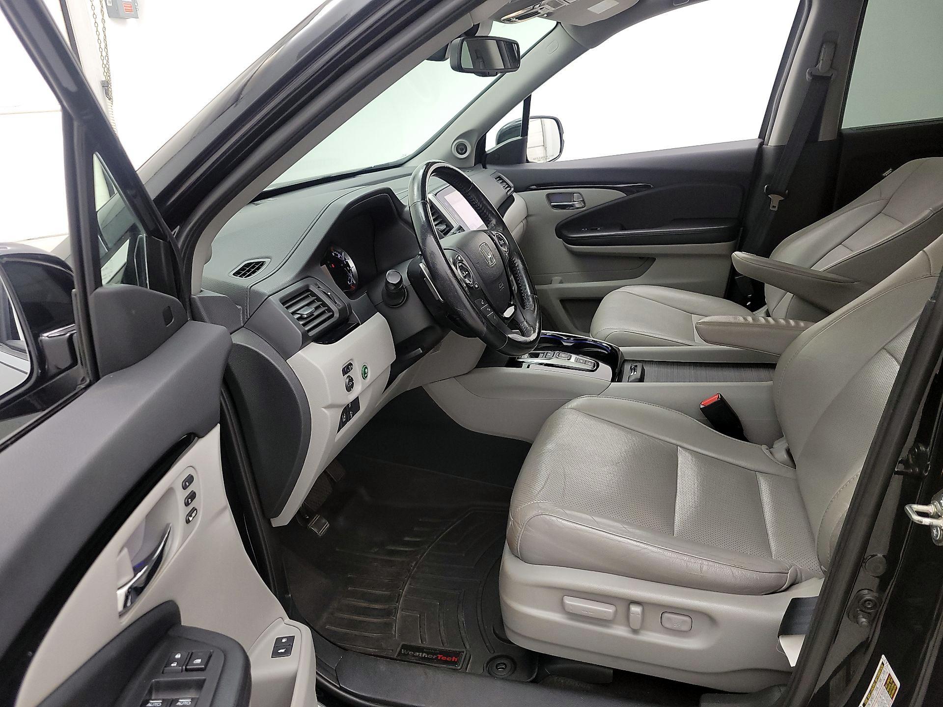 Thumbnail: 2016 Honda Pilot - 11