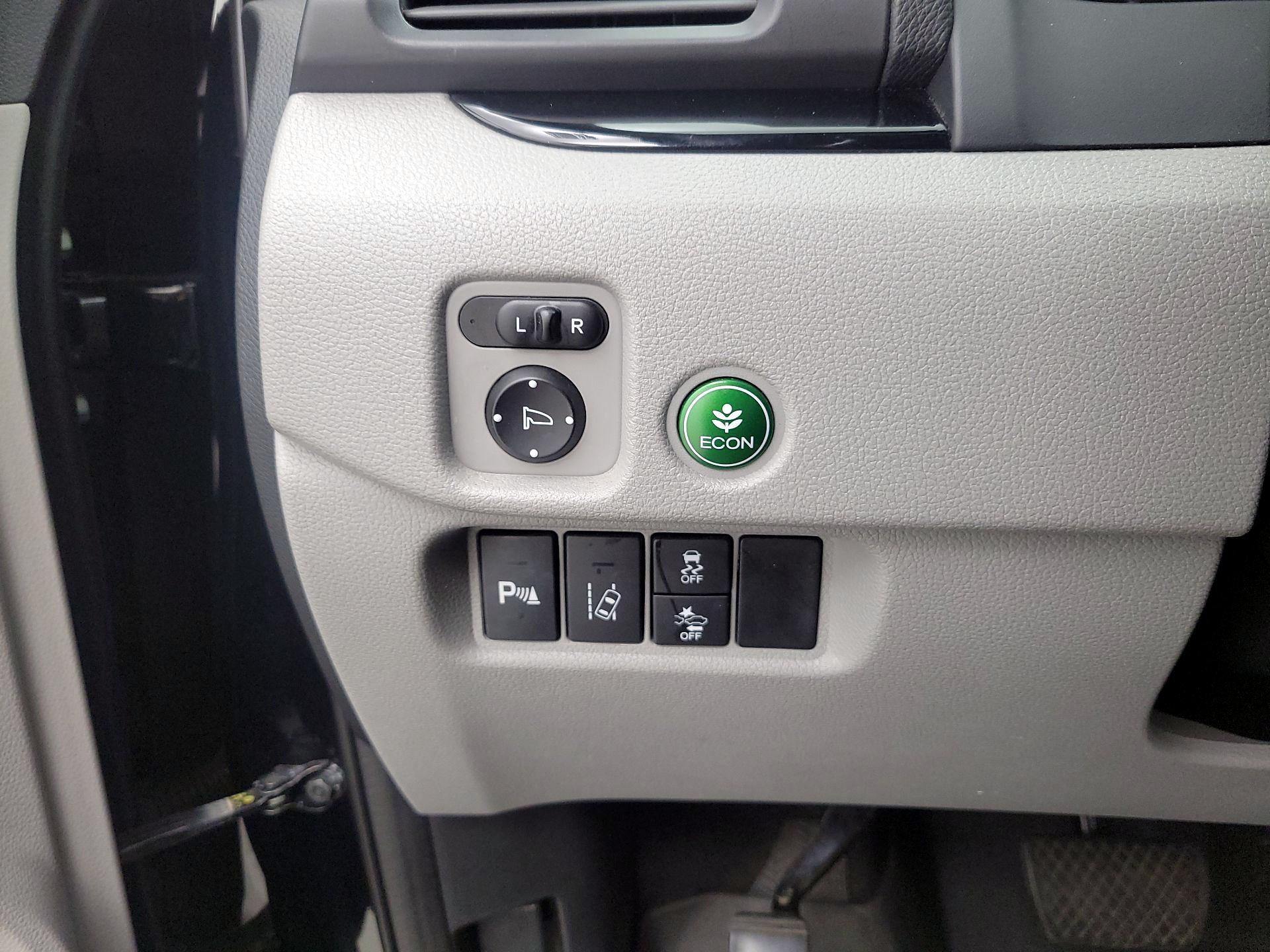 Thumbnail: 2016 Honda Pilot - 13