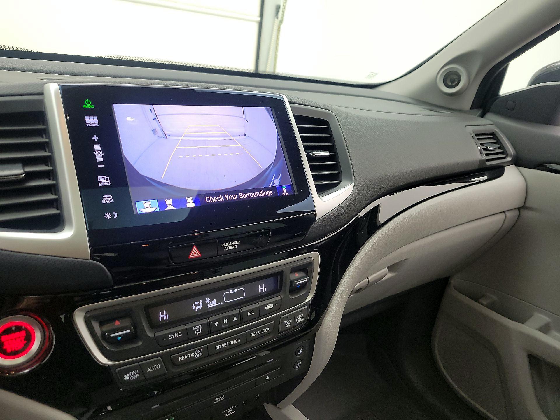 Thumbnail: 2016 Honda Pilot - 14