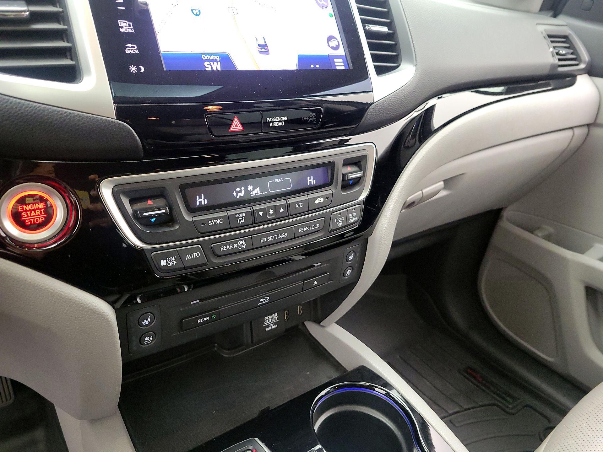 Thumbnail: 2016 Honda Pilot - 16