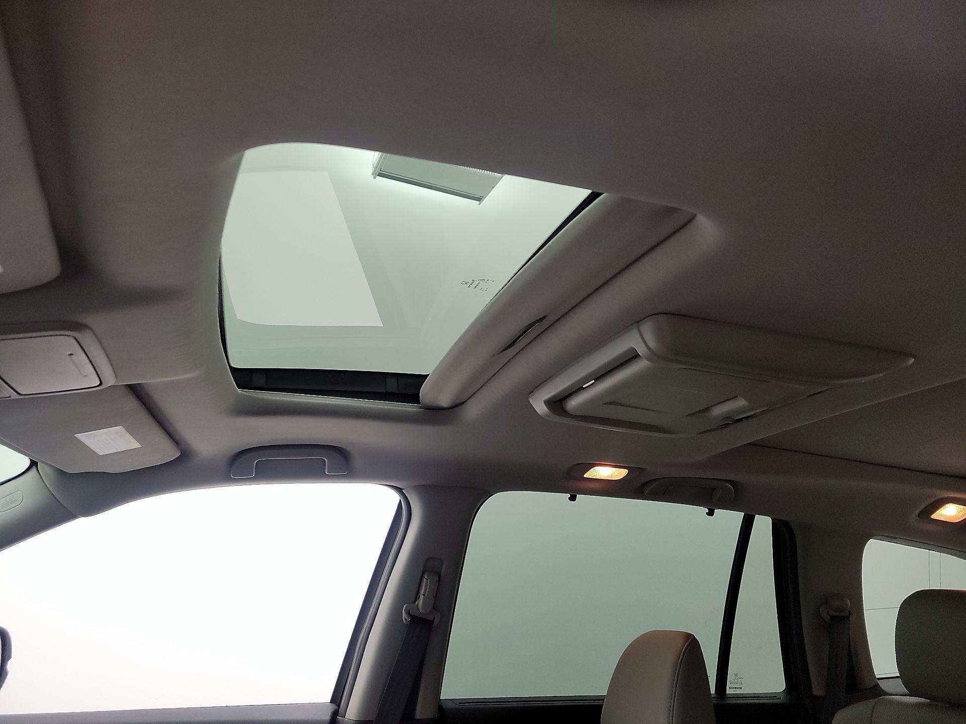 Thumbnail: 2016 Honda Pilot - 19