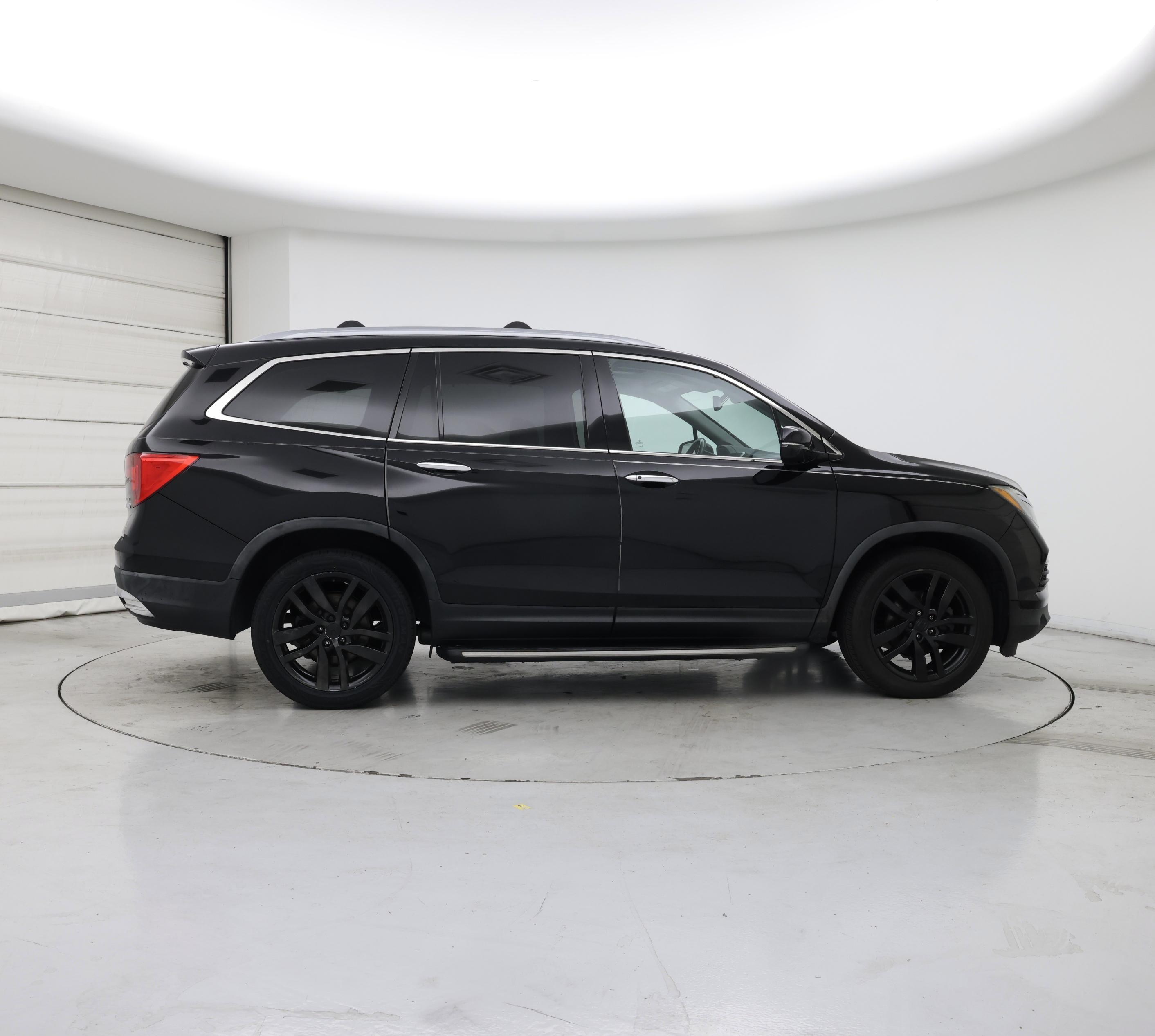 Thumbnail: 2016 Honda Pilot - 7