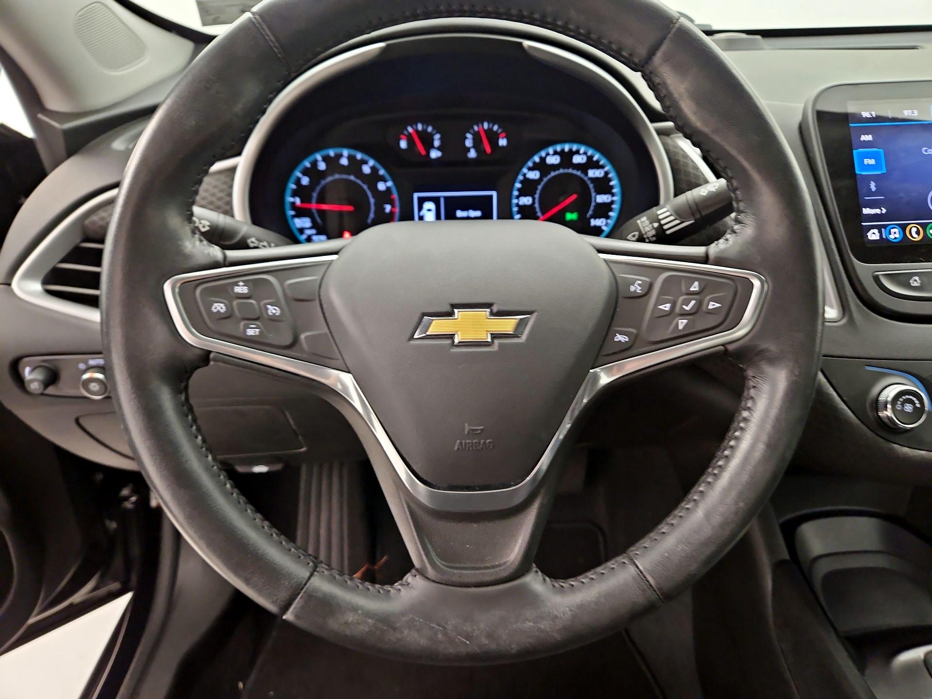 Thumbnail: 2022 Chevrolet Malibu - 10